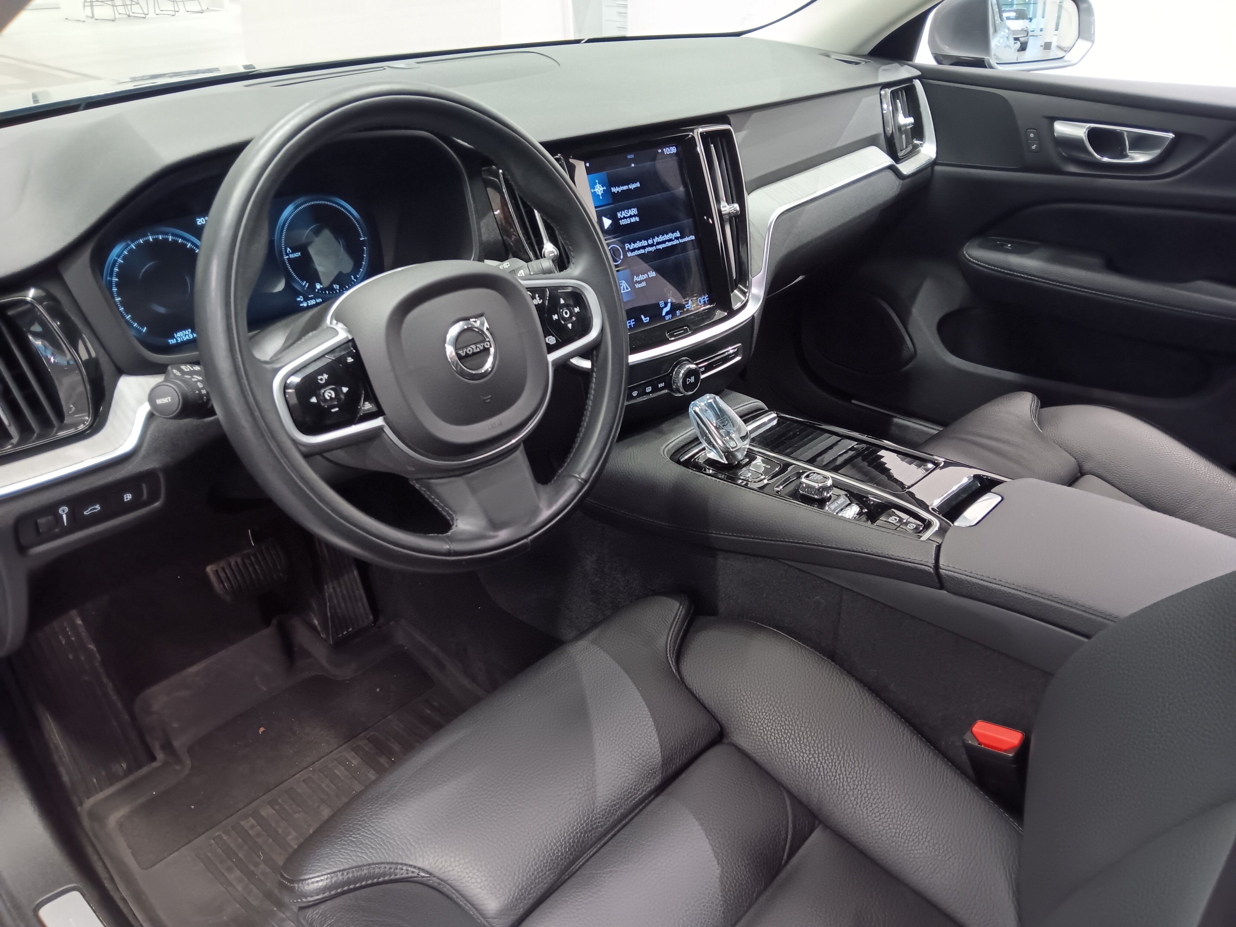 VOLVO V60 2021