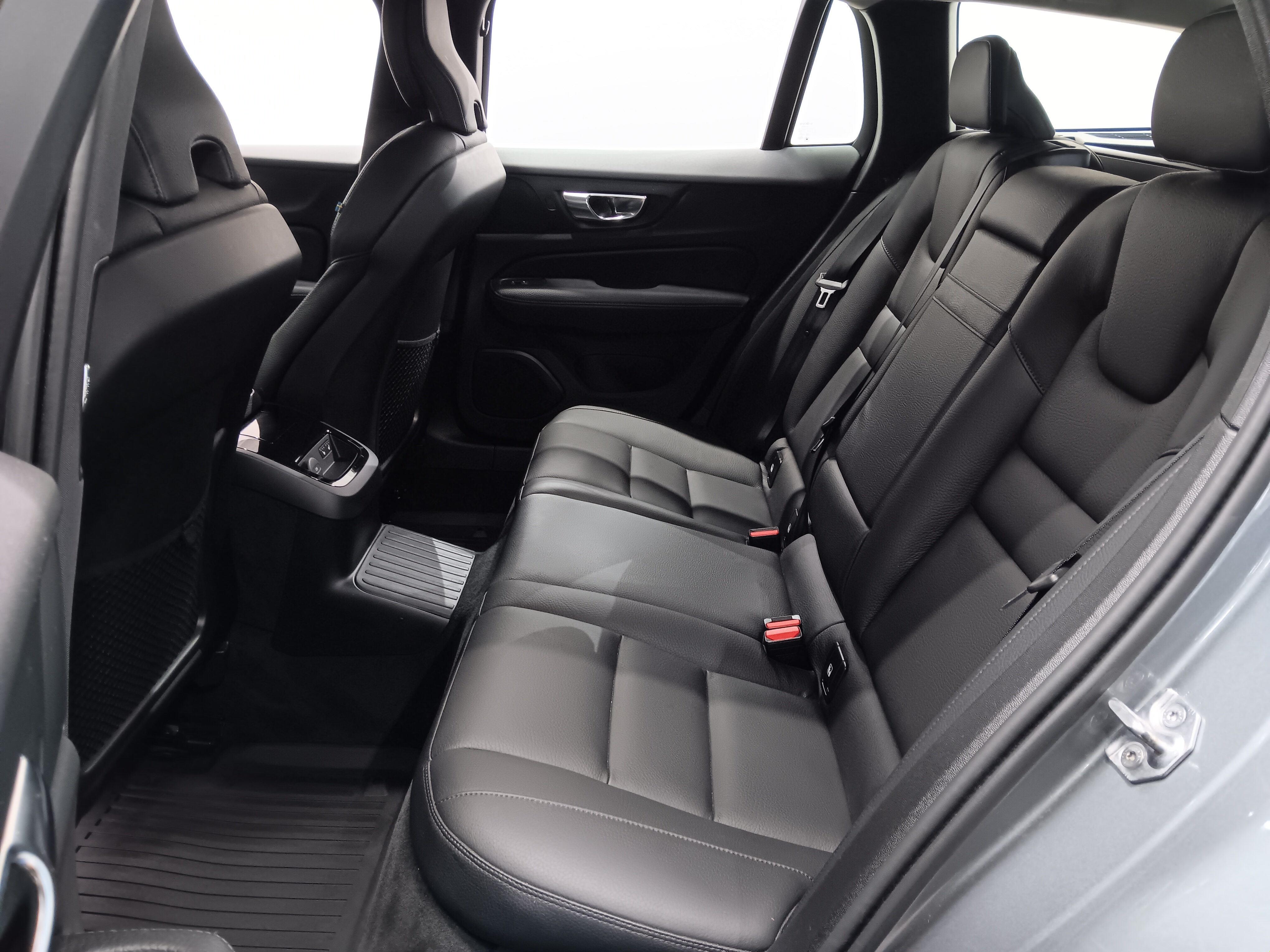 VOLVO V60 2021