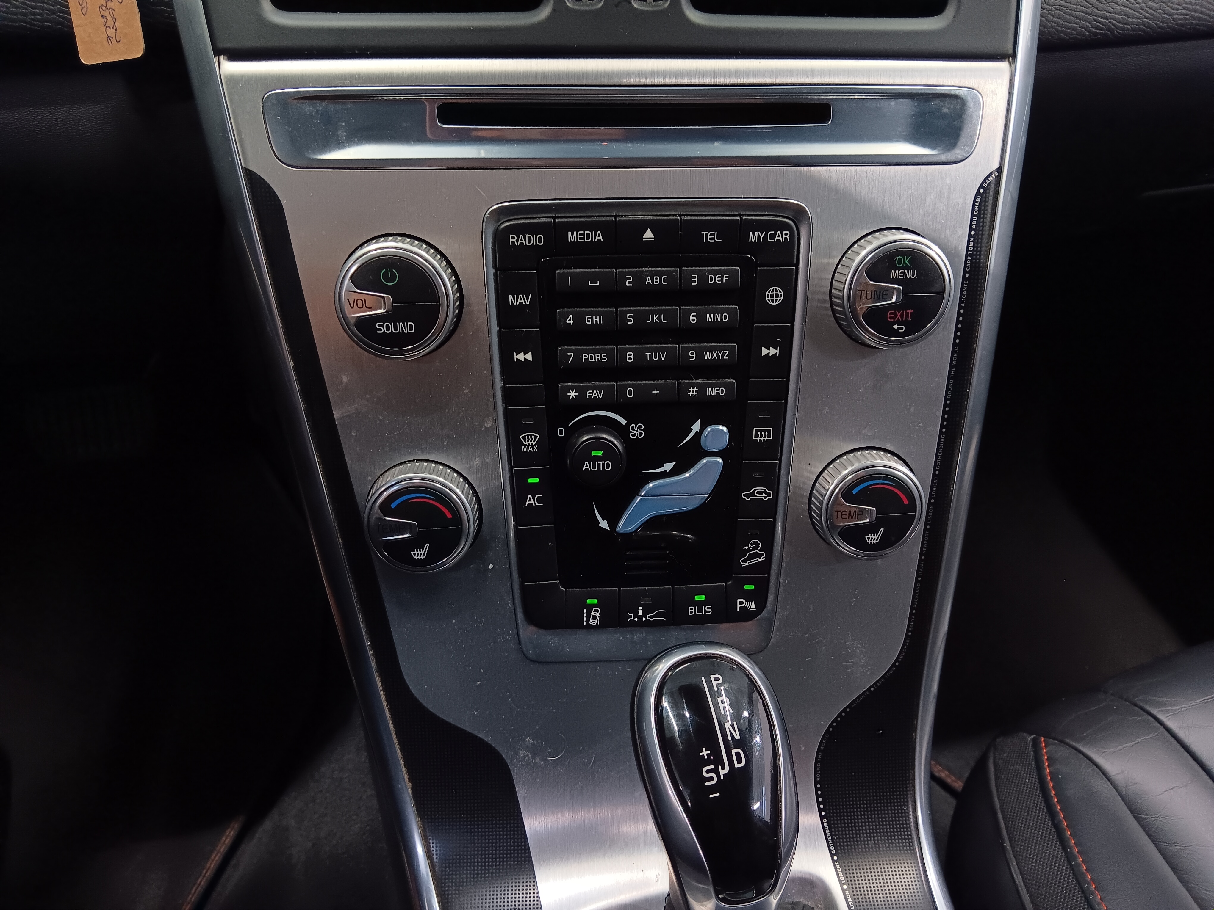 VOLVO XC60 2015