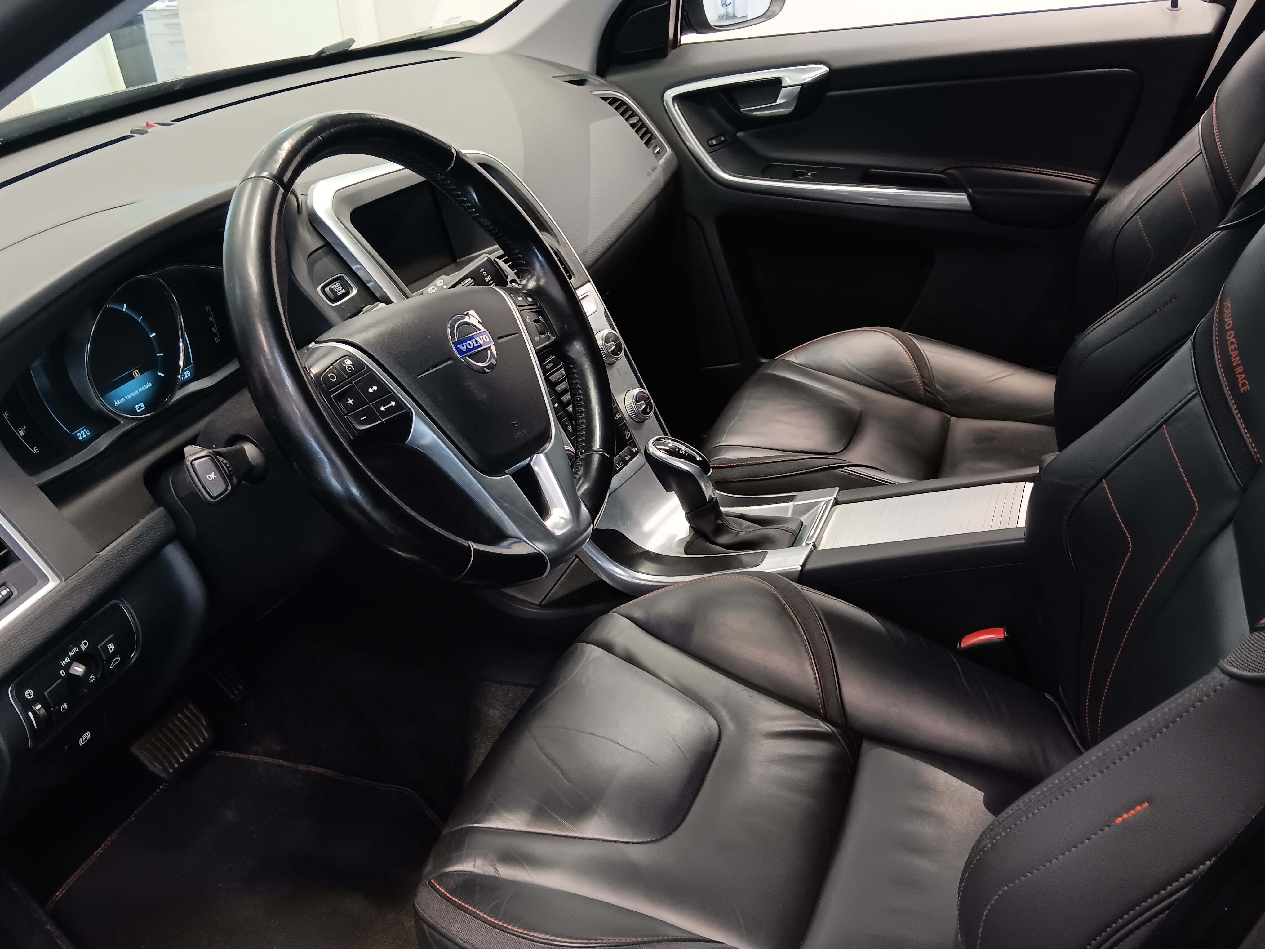 VOLVO XC60 2015