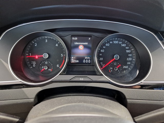 VOLKSWAGEN Passat 2020