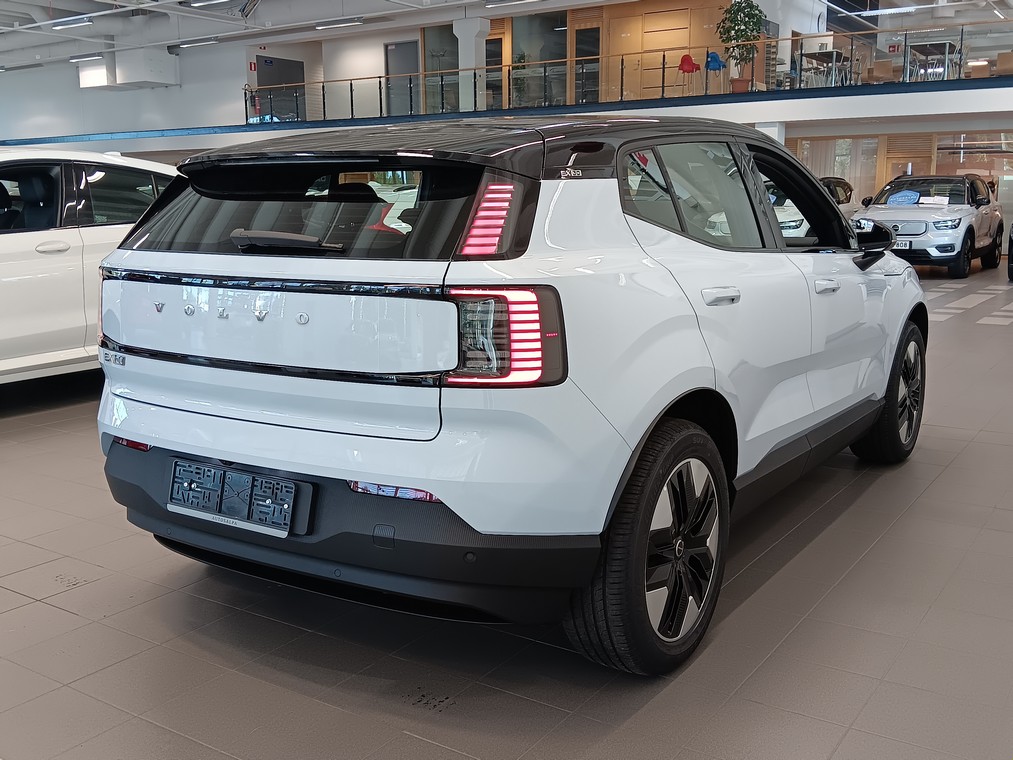 VOLVO EX30 2025