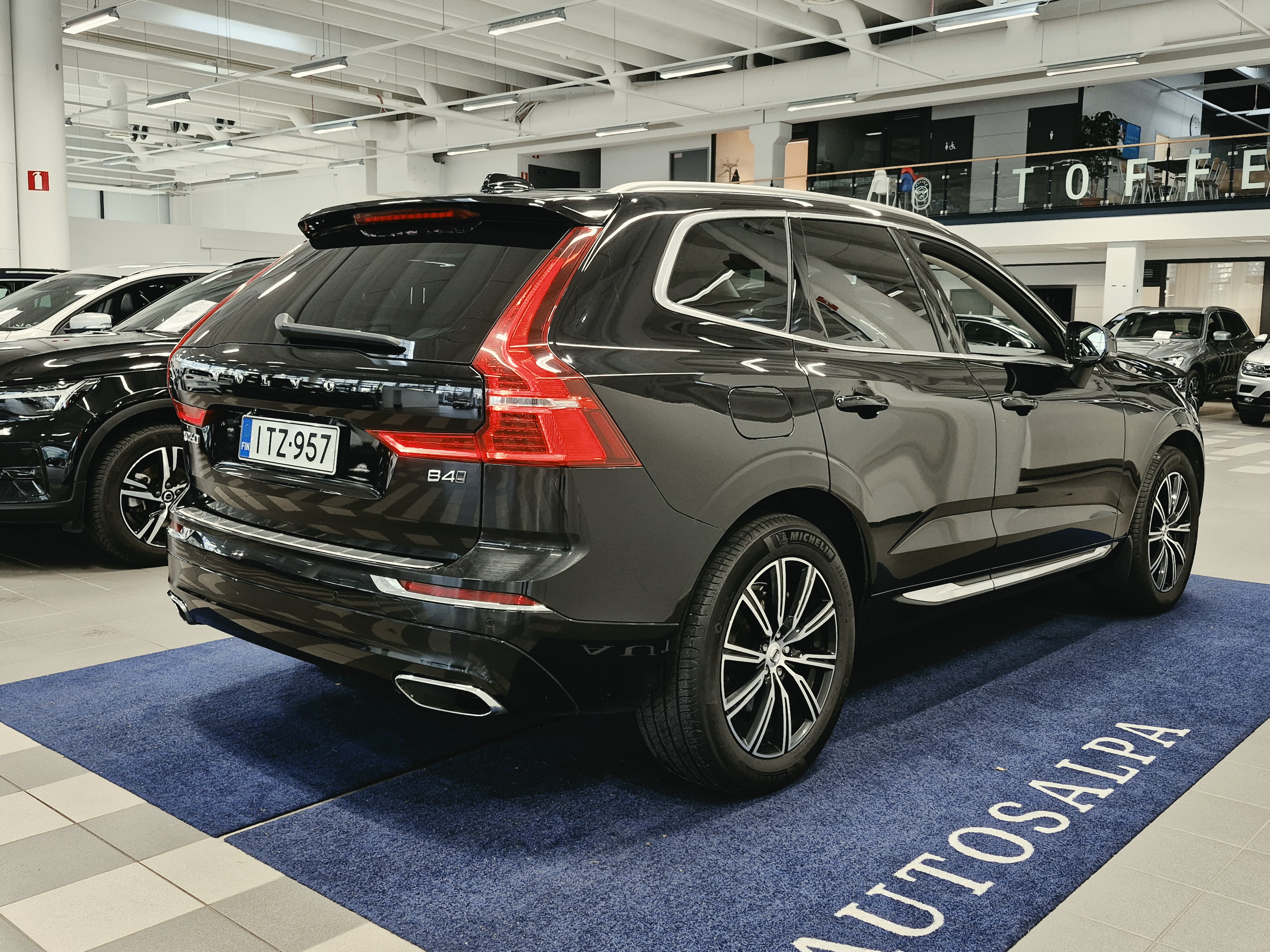 VOLVO XC60 2021