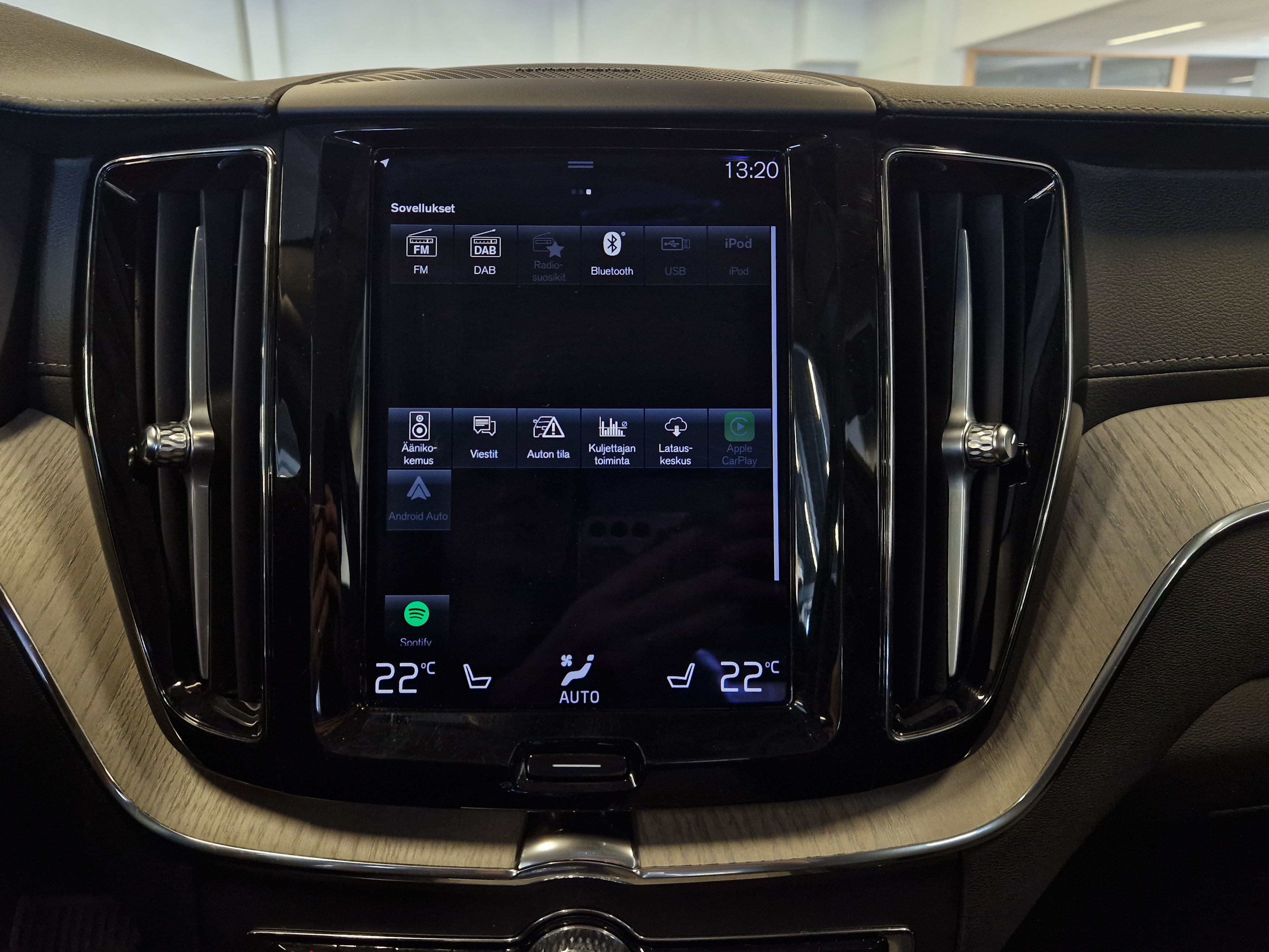 VOLVO XC60 2021
