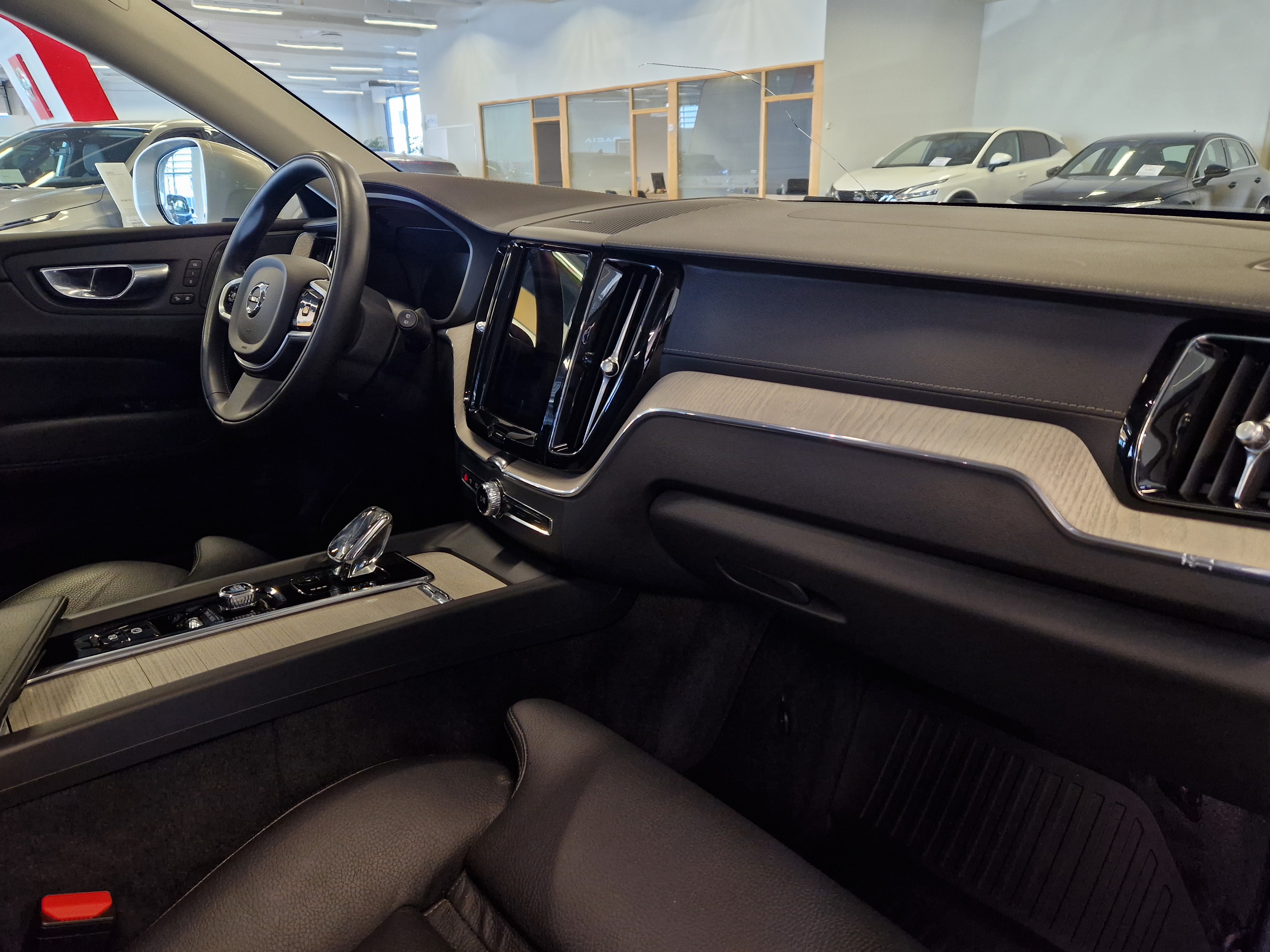 VOLVO XC60 2021