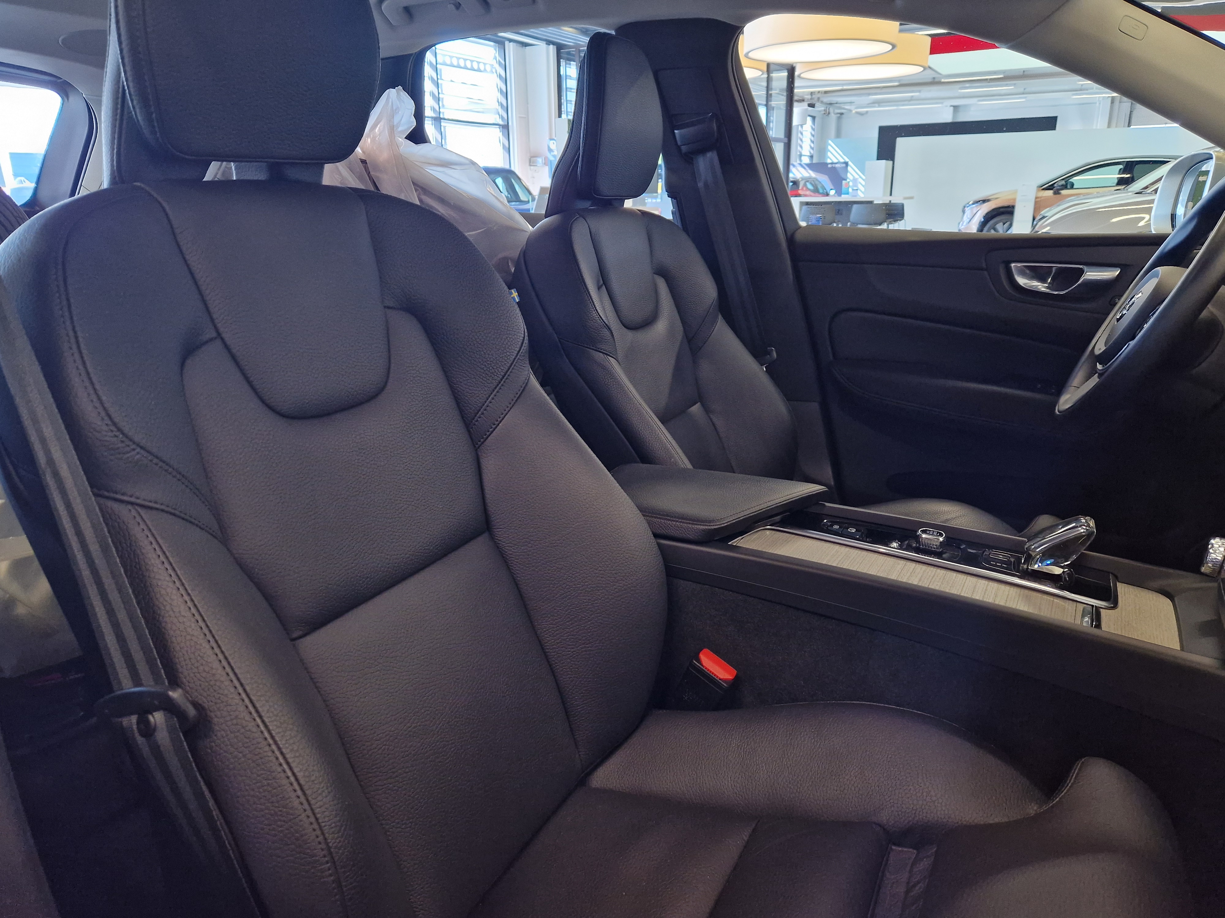 VOLVO XC60 2021