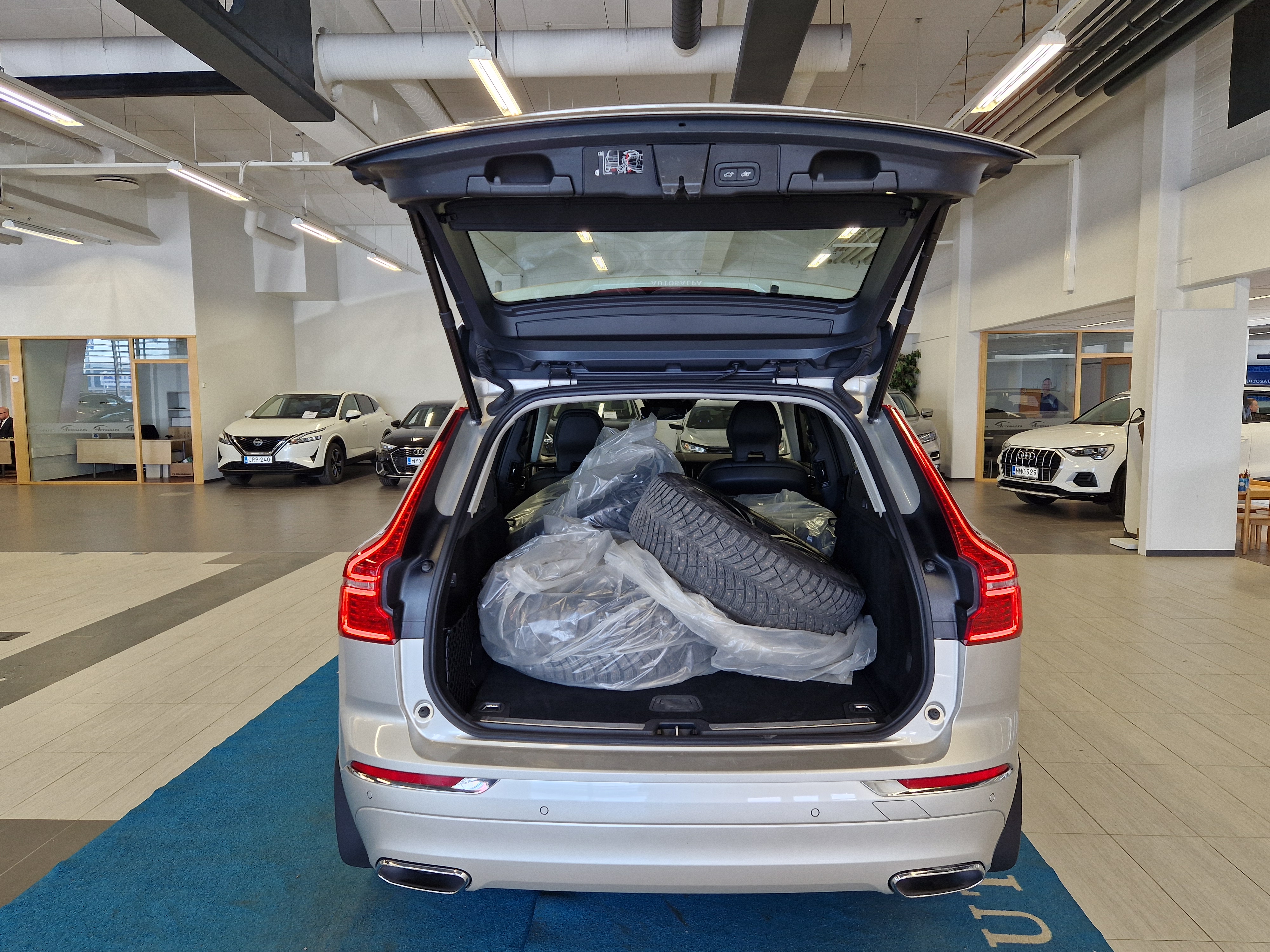 VOLVO XC60 2021