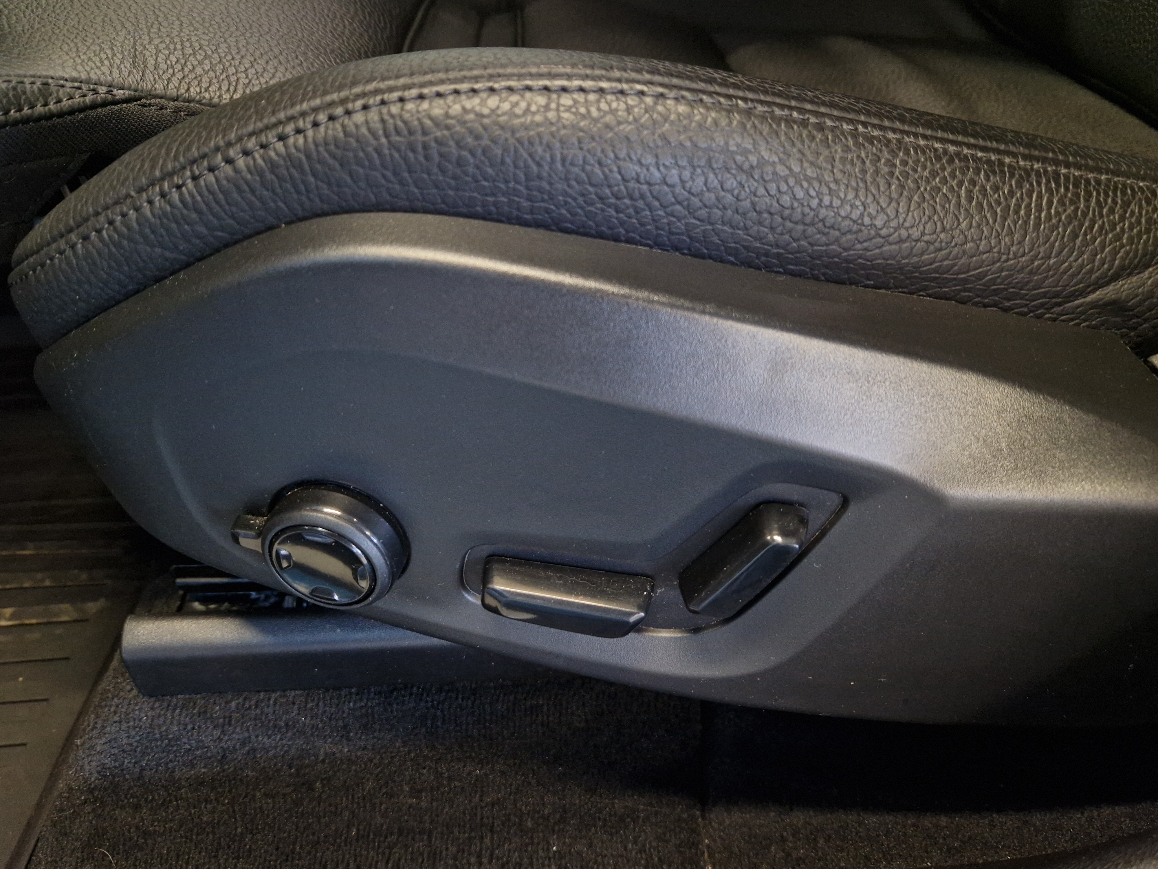 VOLVO XC60 2021