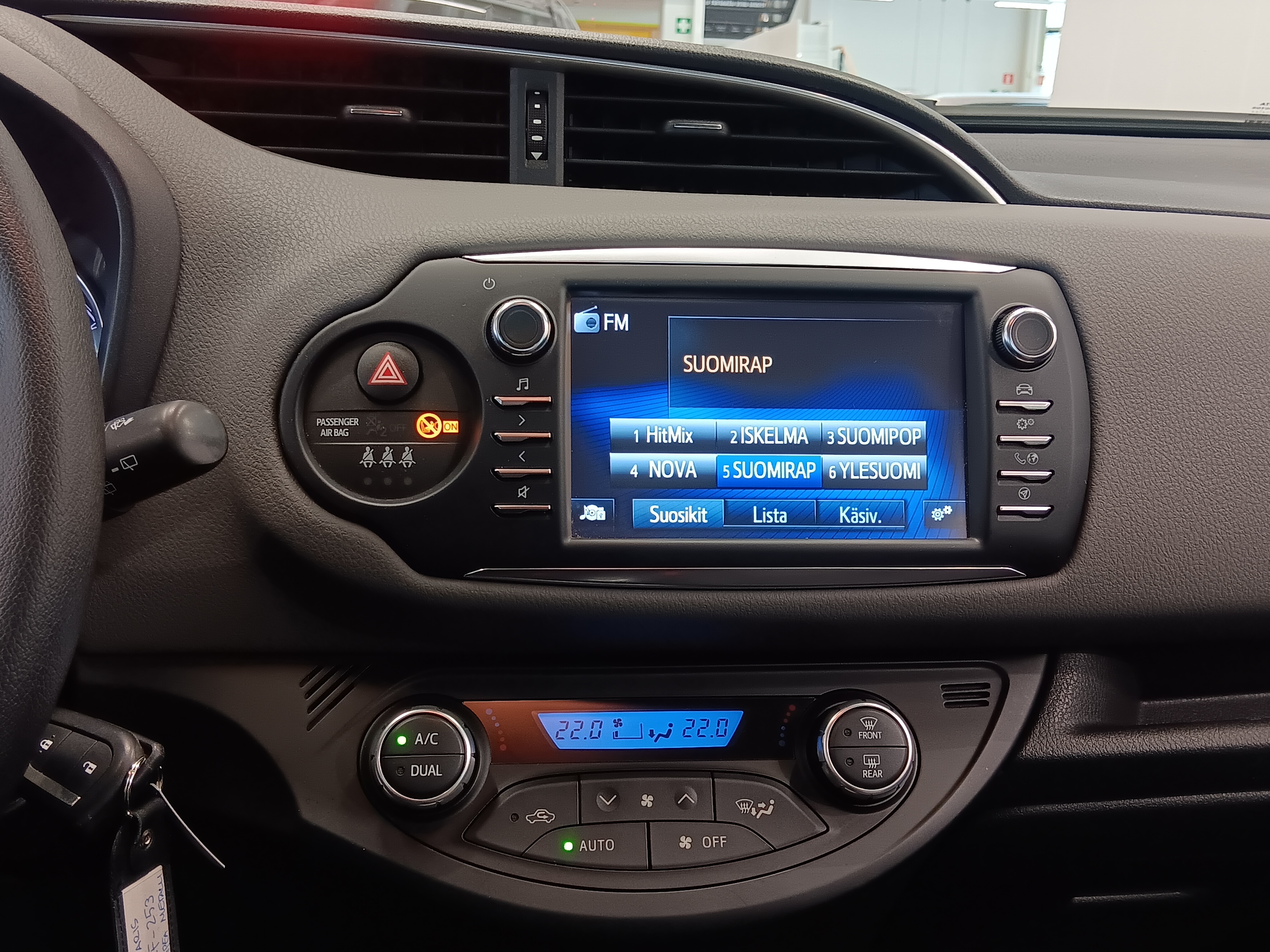 TOYOTA Yaris 2018
