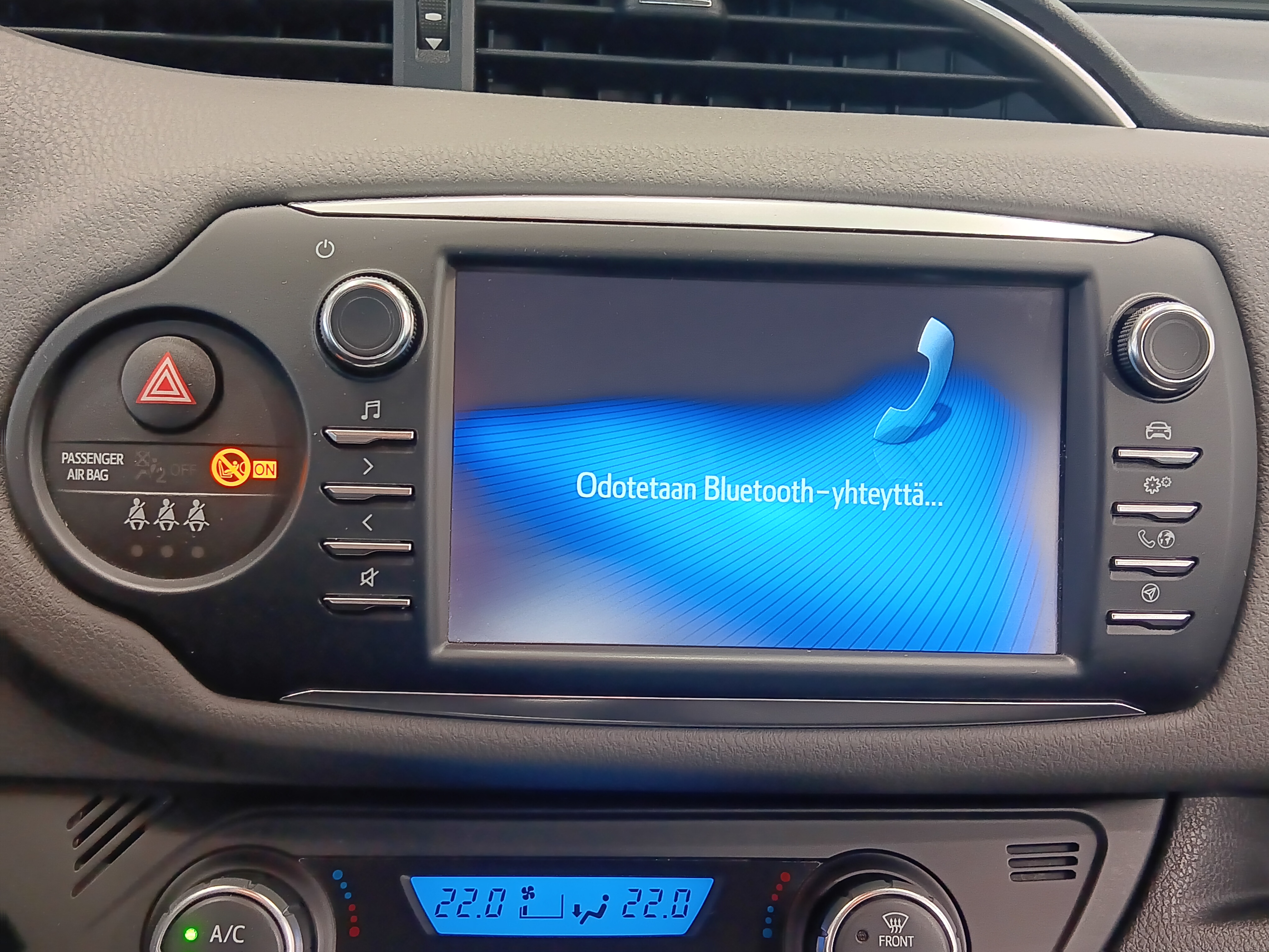 TOYOTA Yaris 2018