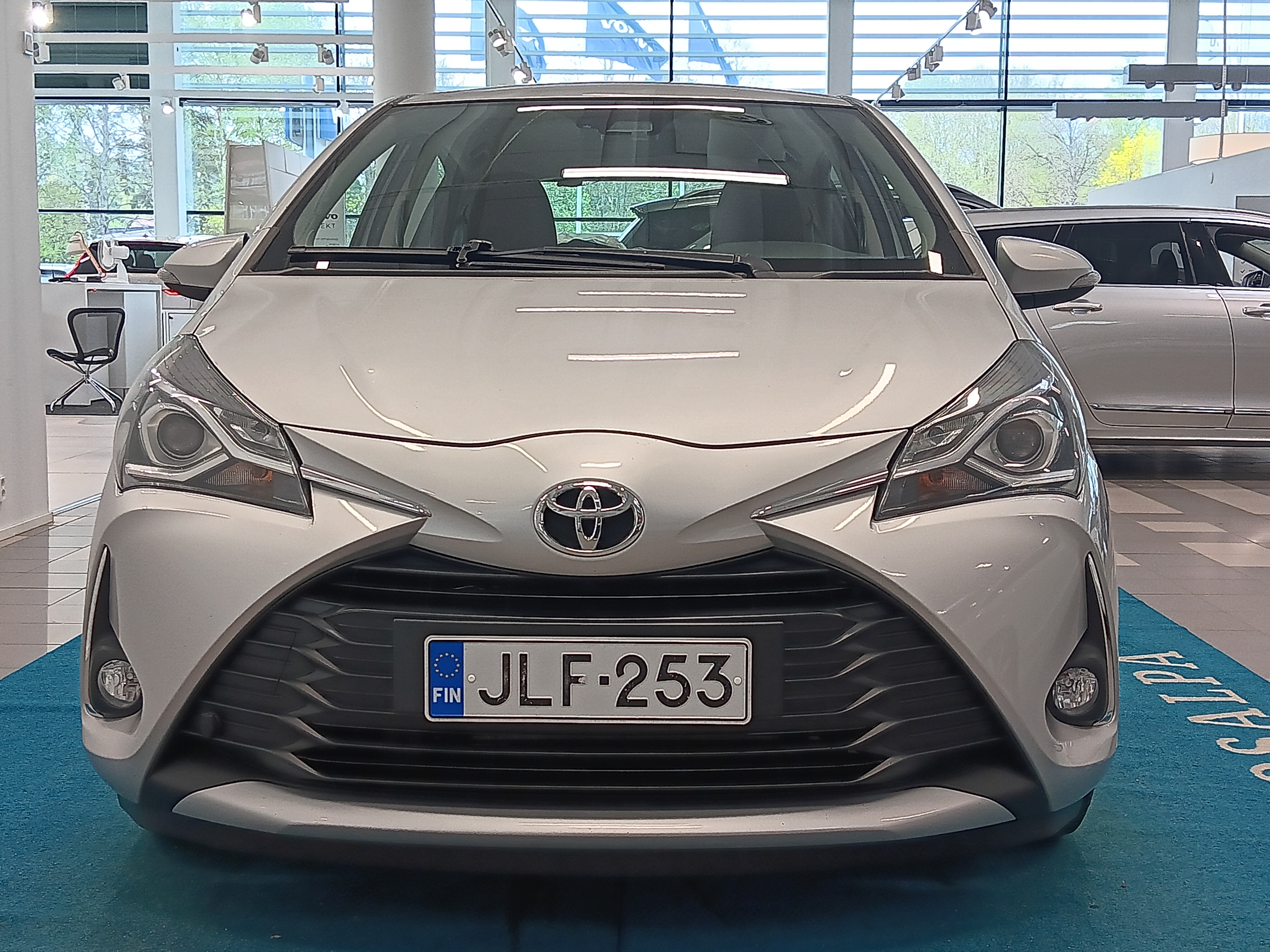 TOYOTA Yaris 2018