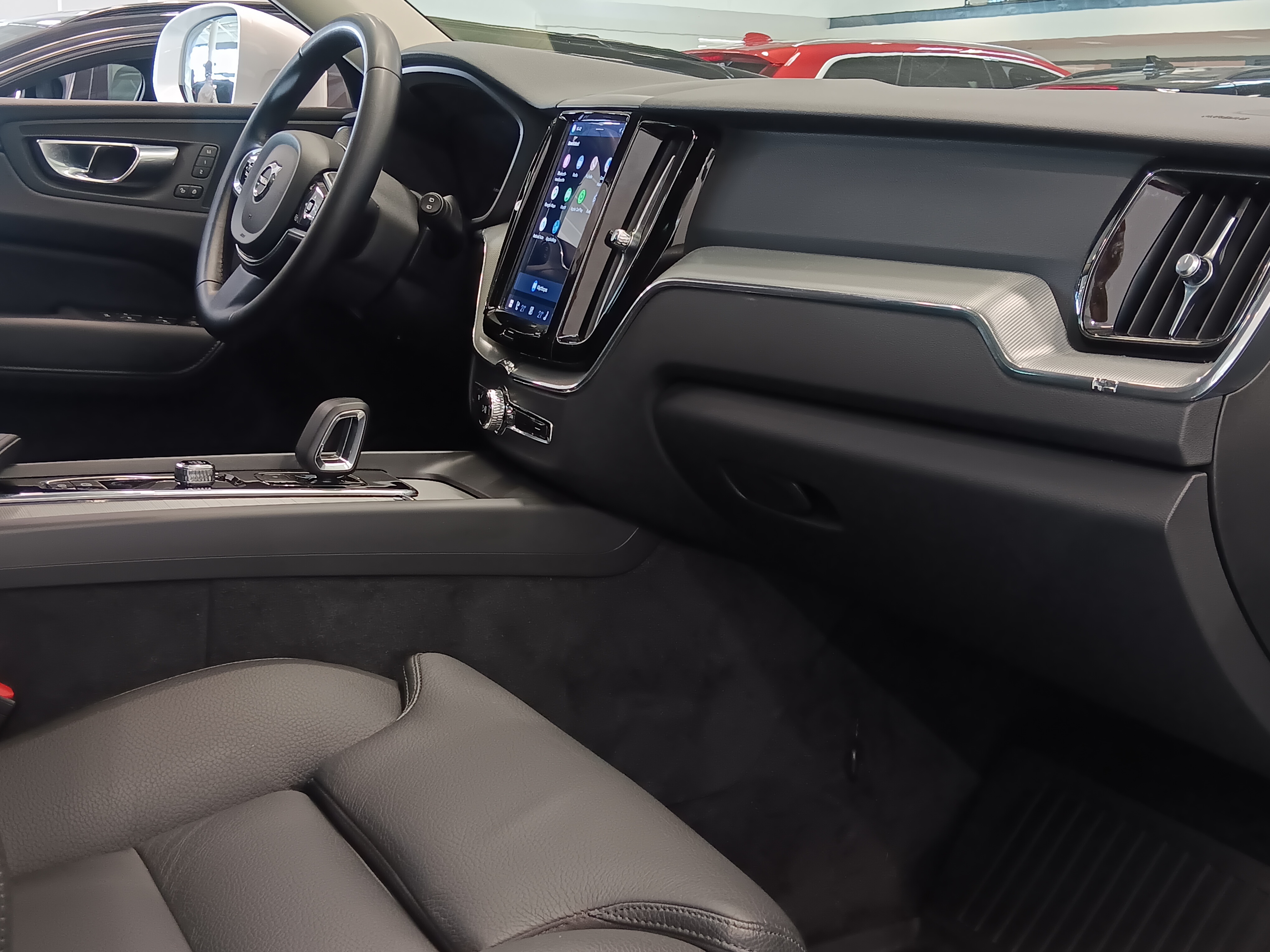 VOLVO XC60 2023