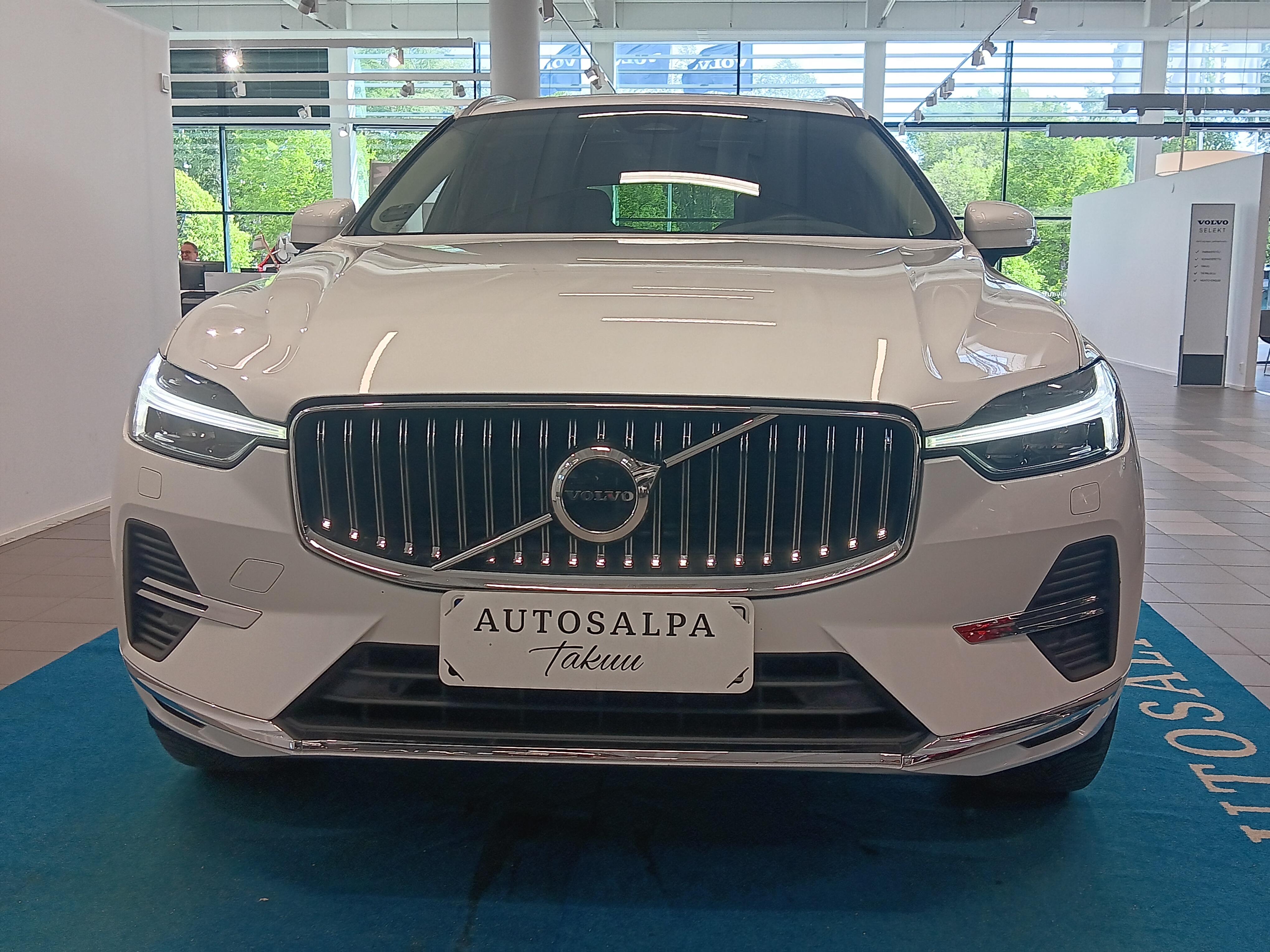 VOLVO XC60 2023