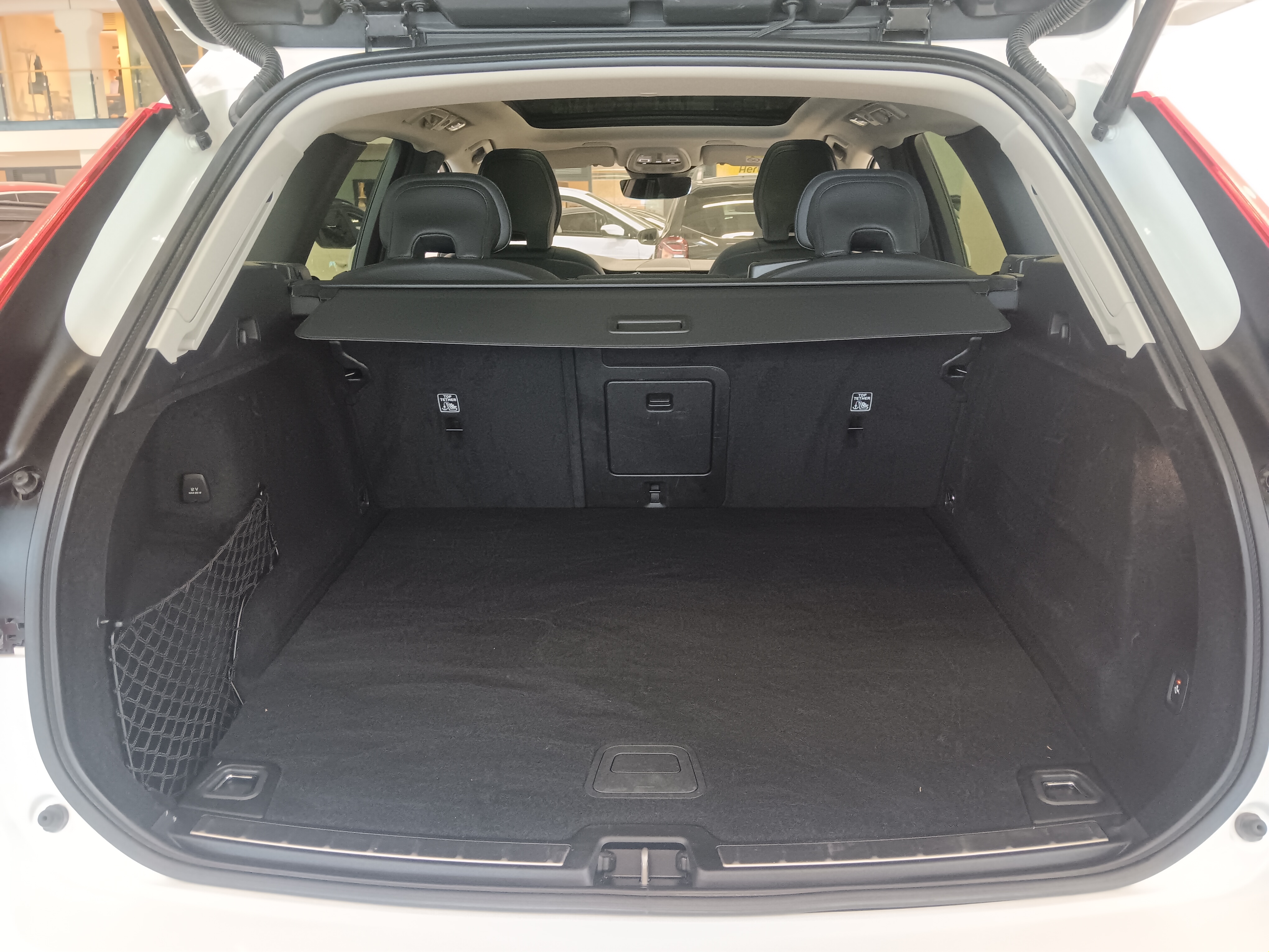 VOLVO XC60 2023