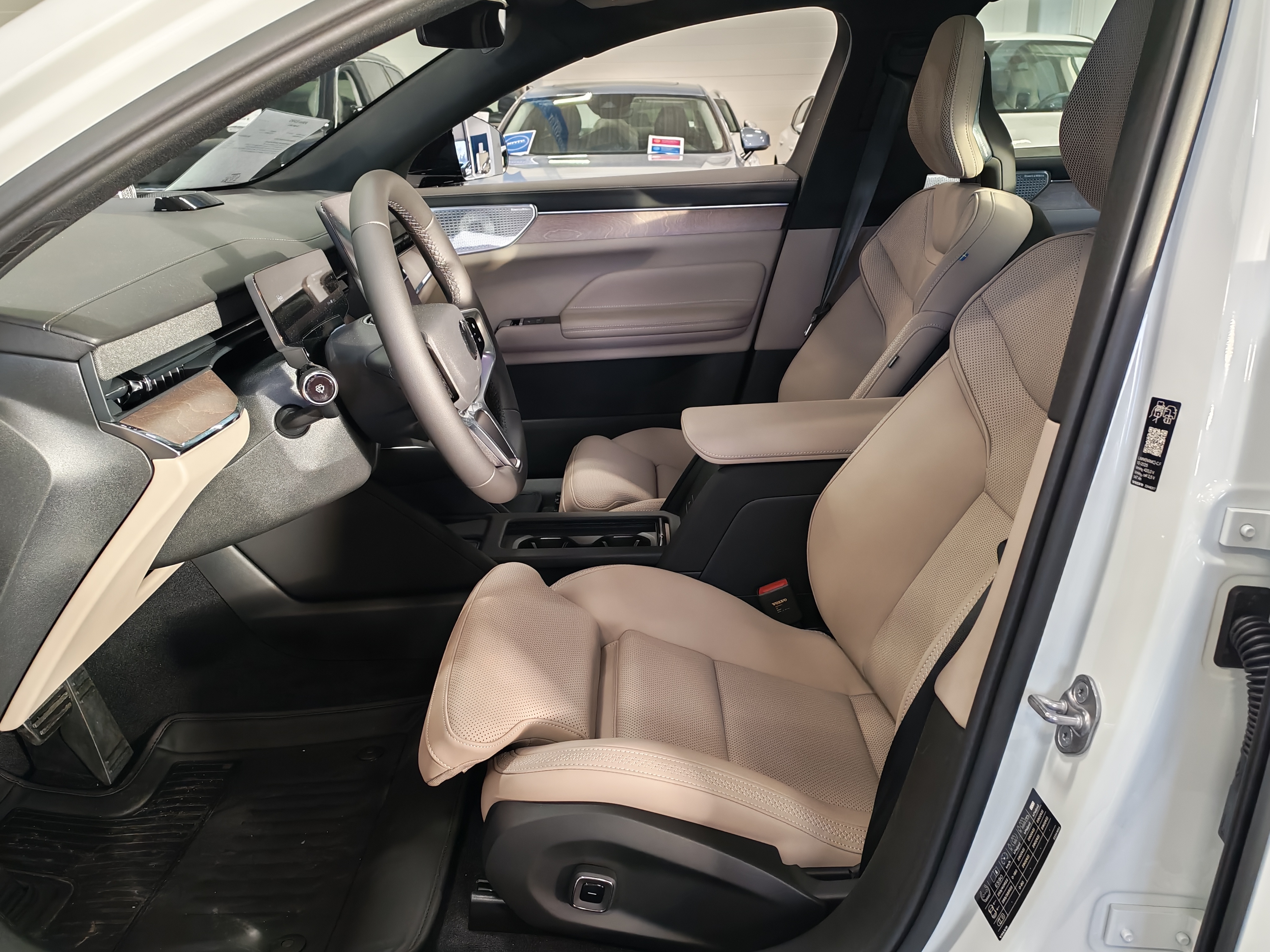 VOLVO ES90 2026