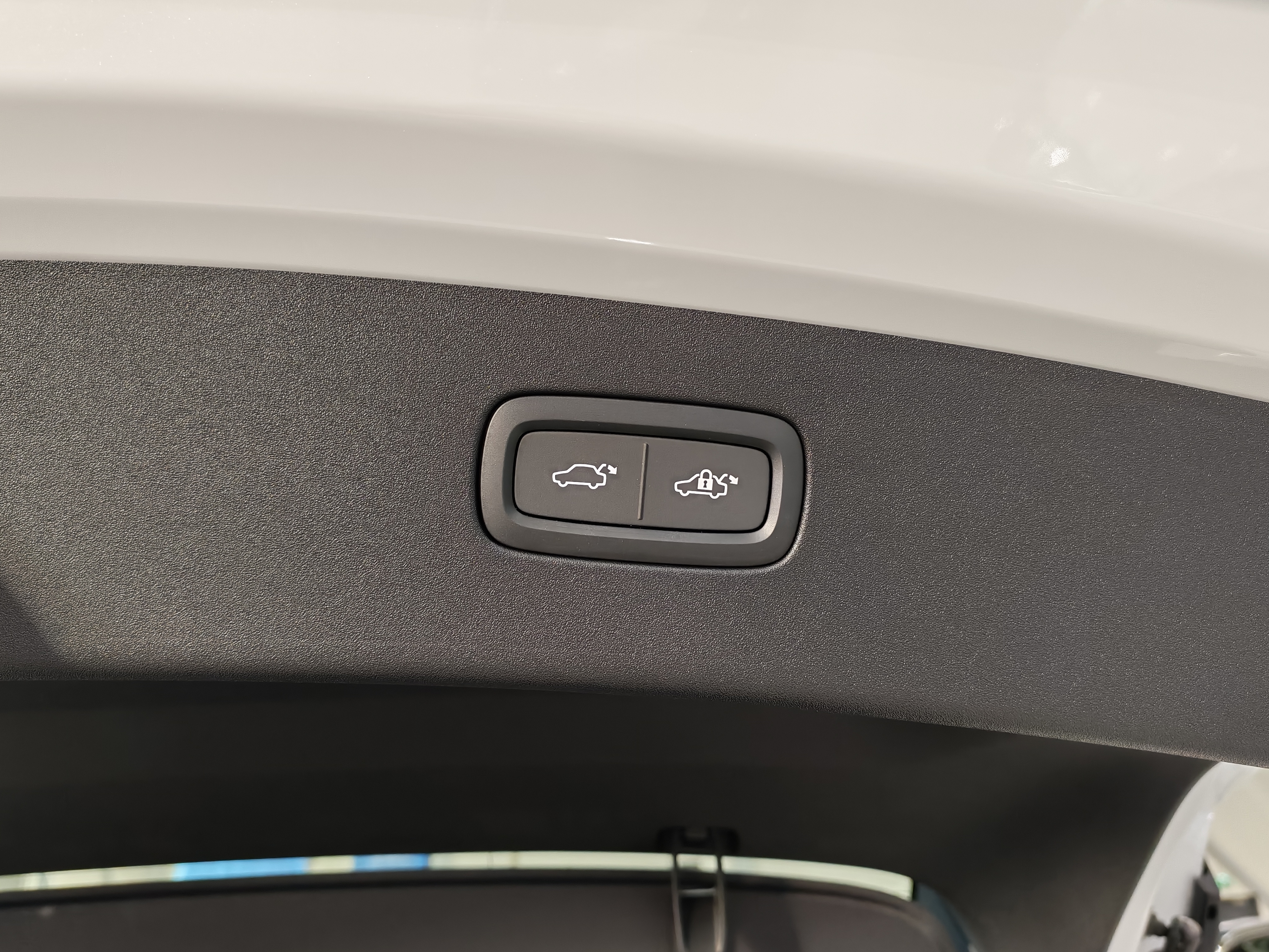 VOLVO ES90 2026