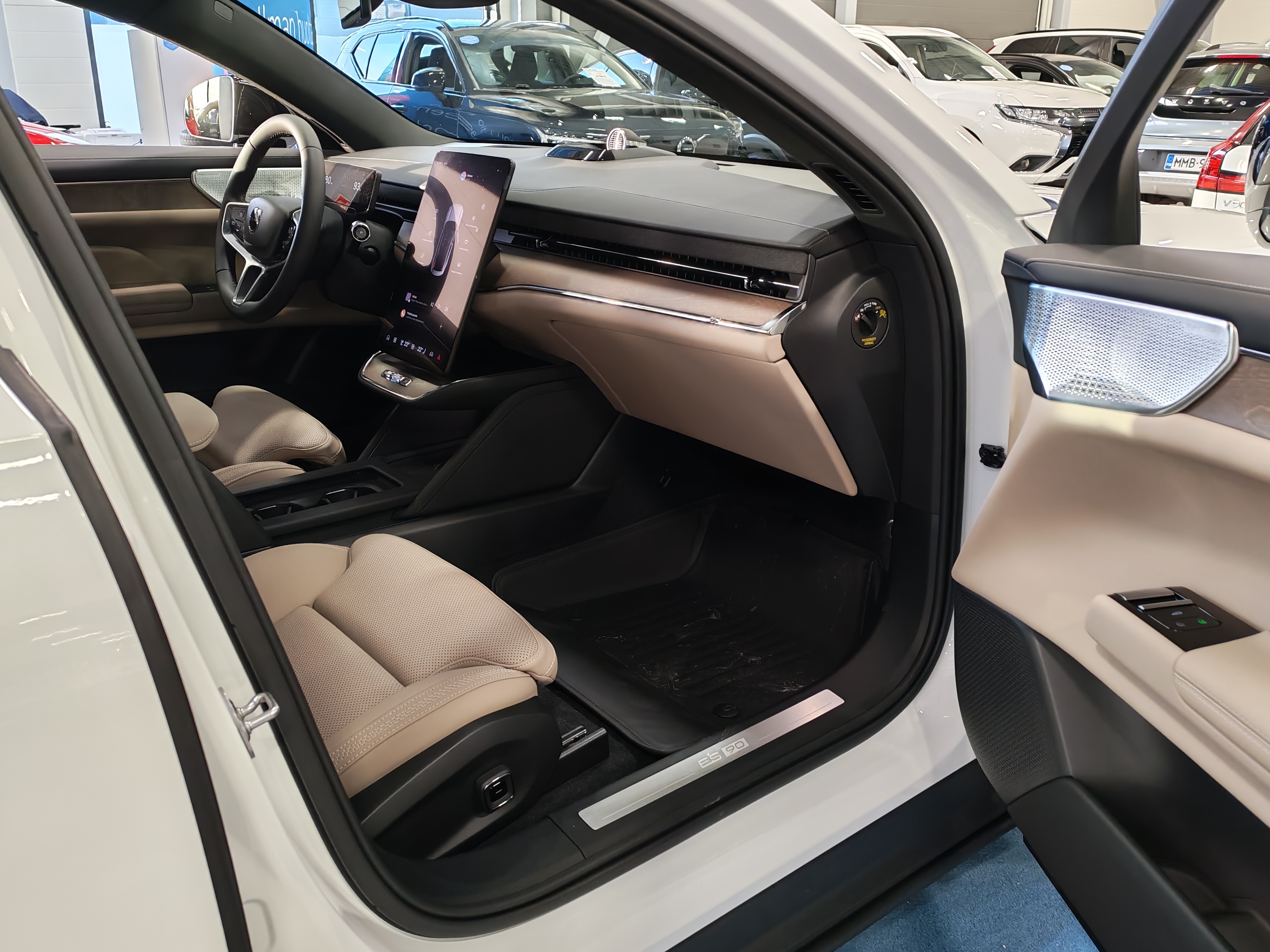 VOLVO ES90 2026