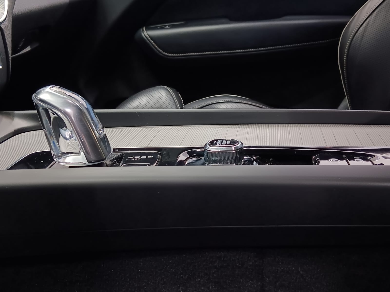 VOLVO XC60 2019