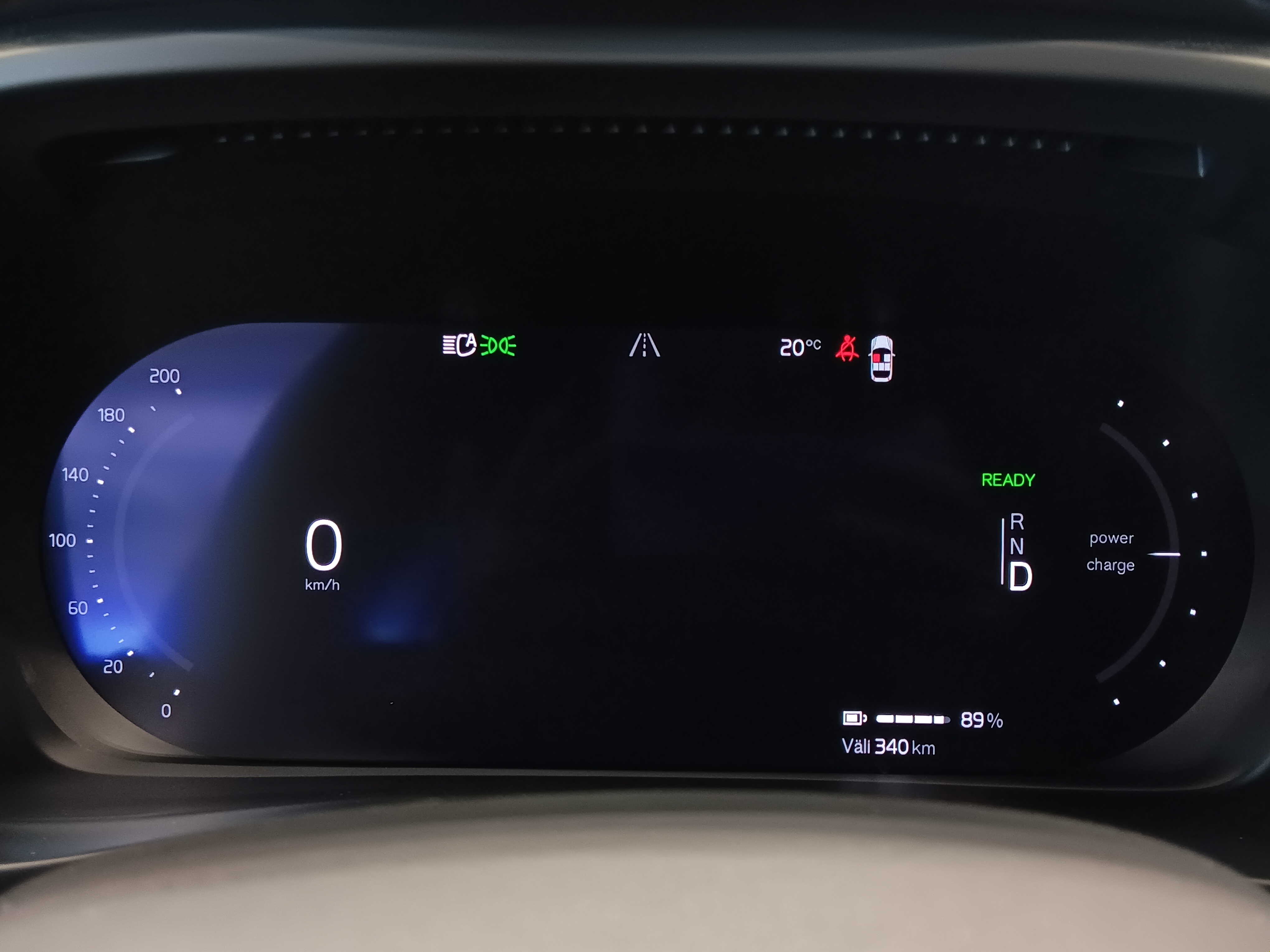 VOLVO C40 2023