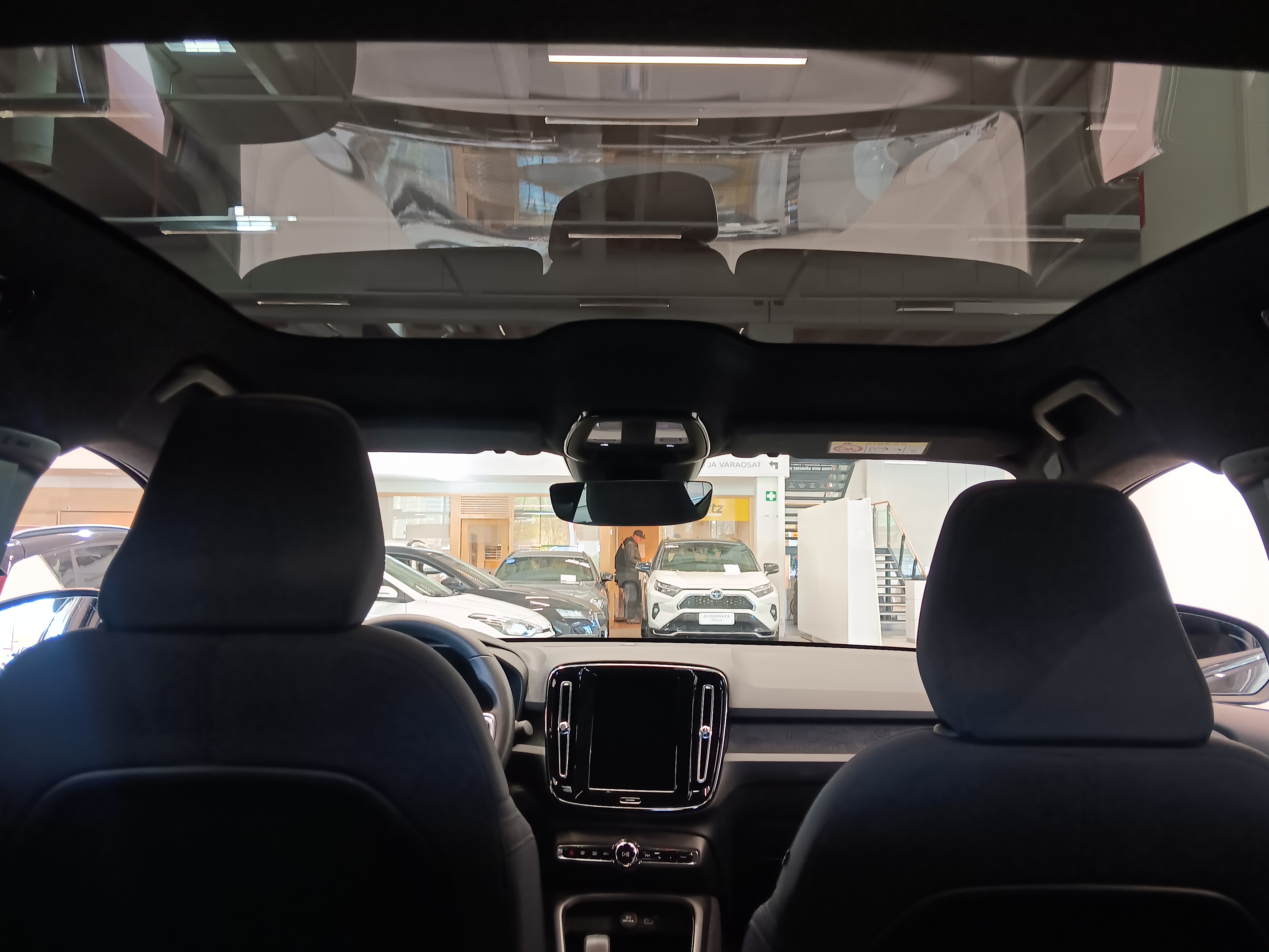 VOLVO C40 2023