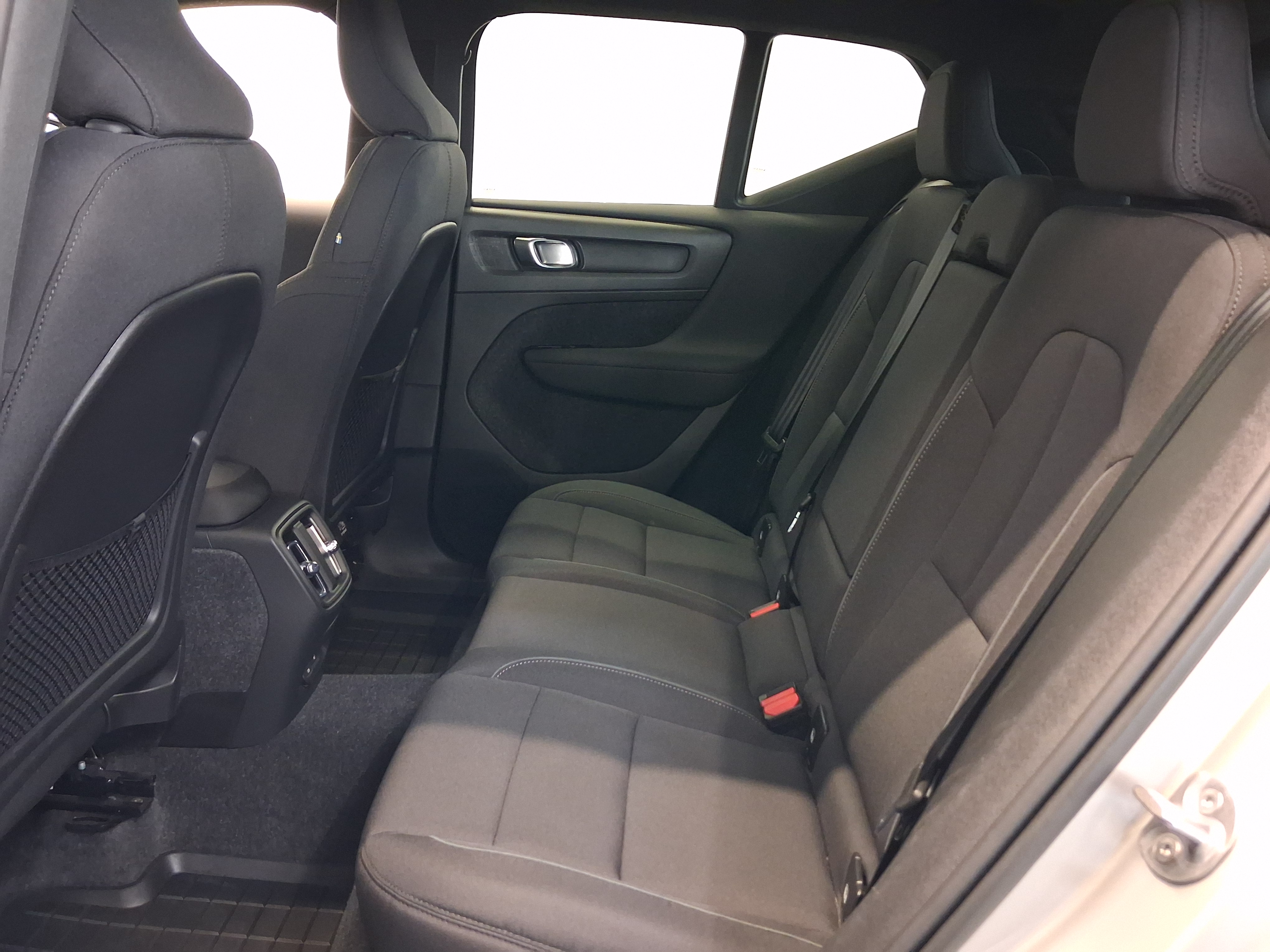 VOLVO XC40 2023
