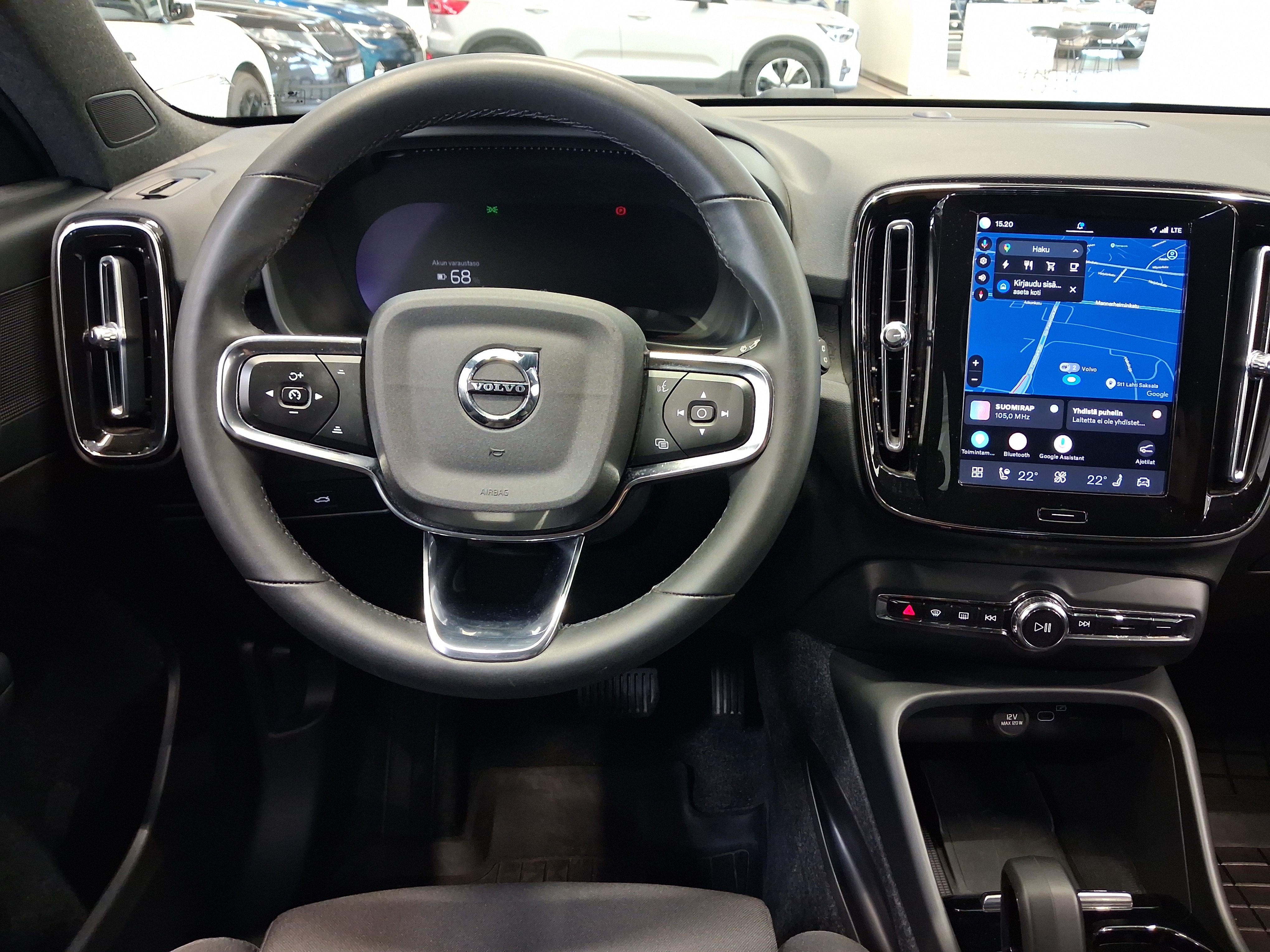 VOLVO XC40 2023