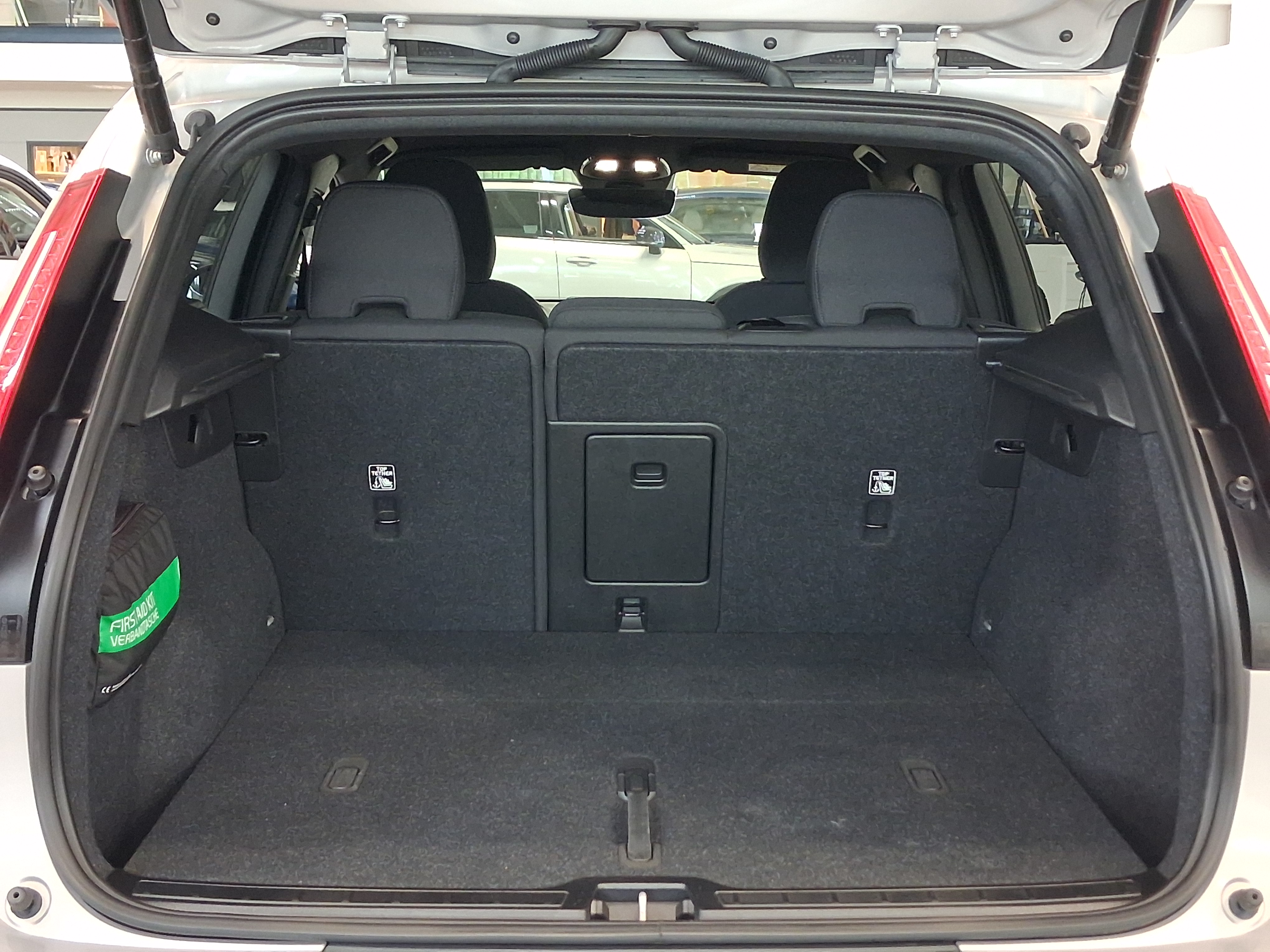 VOLVO XC40 2023