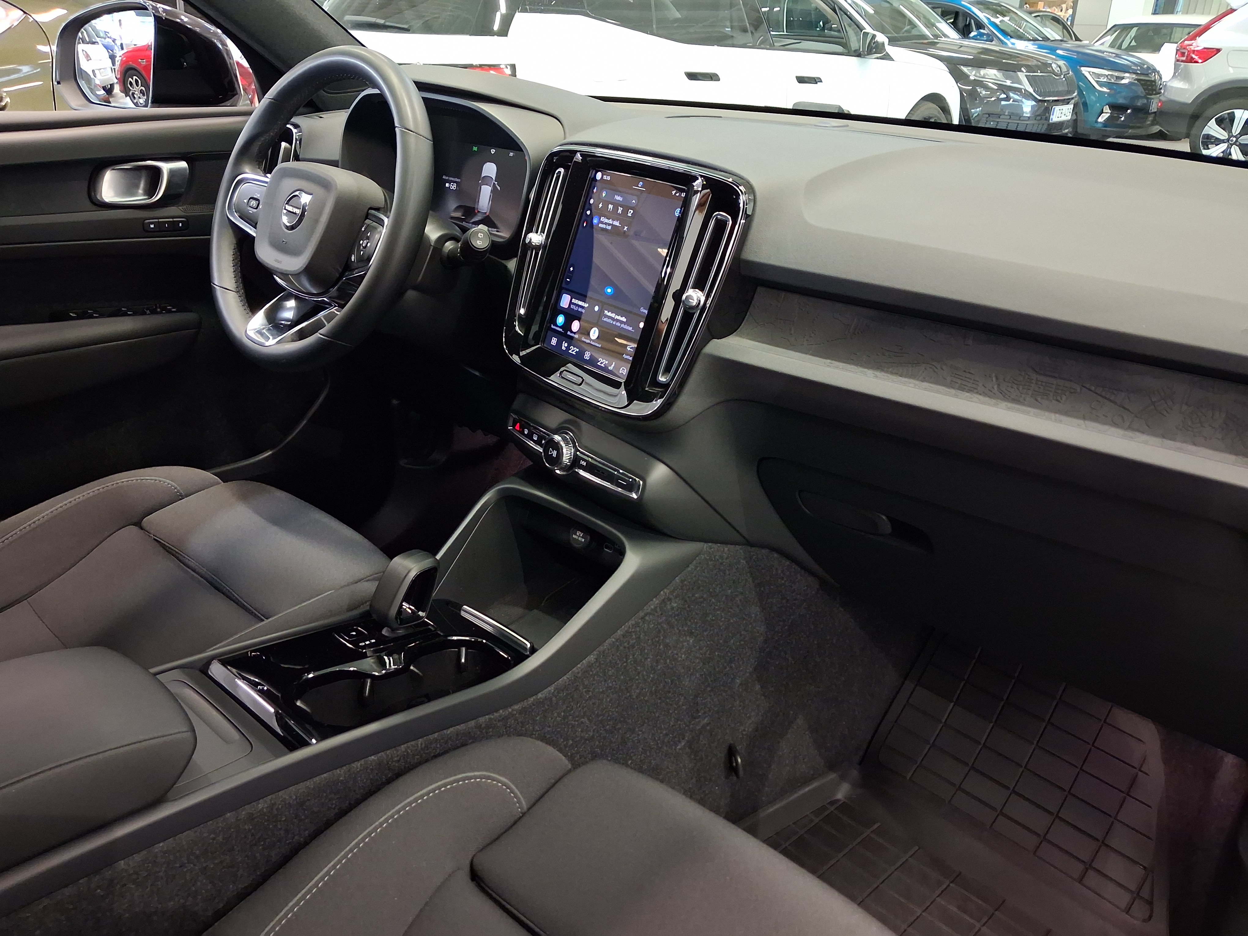 VOLVO XC40 2023