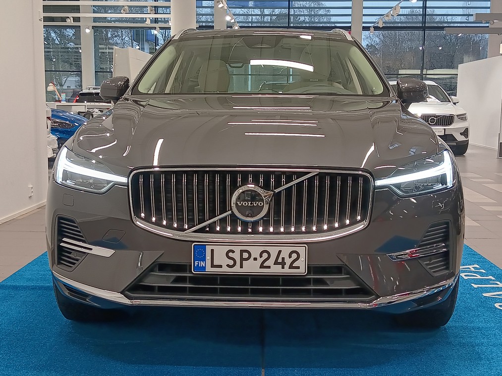 VOLVO XC60 2024