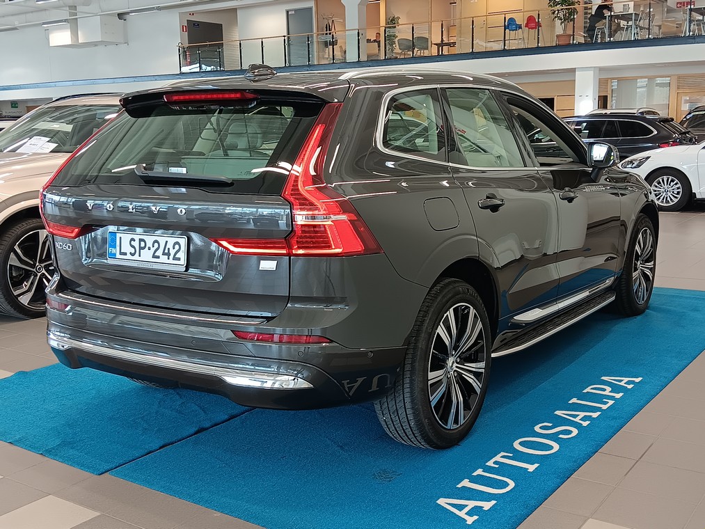 VOLVO XC60 2024