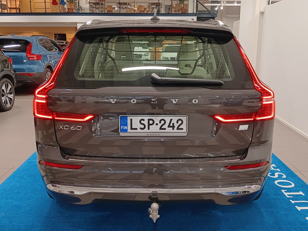 VOLVO XC60 2024