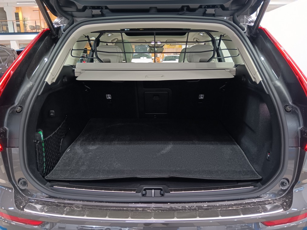 VOLVO XC60 2024