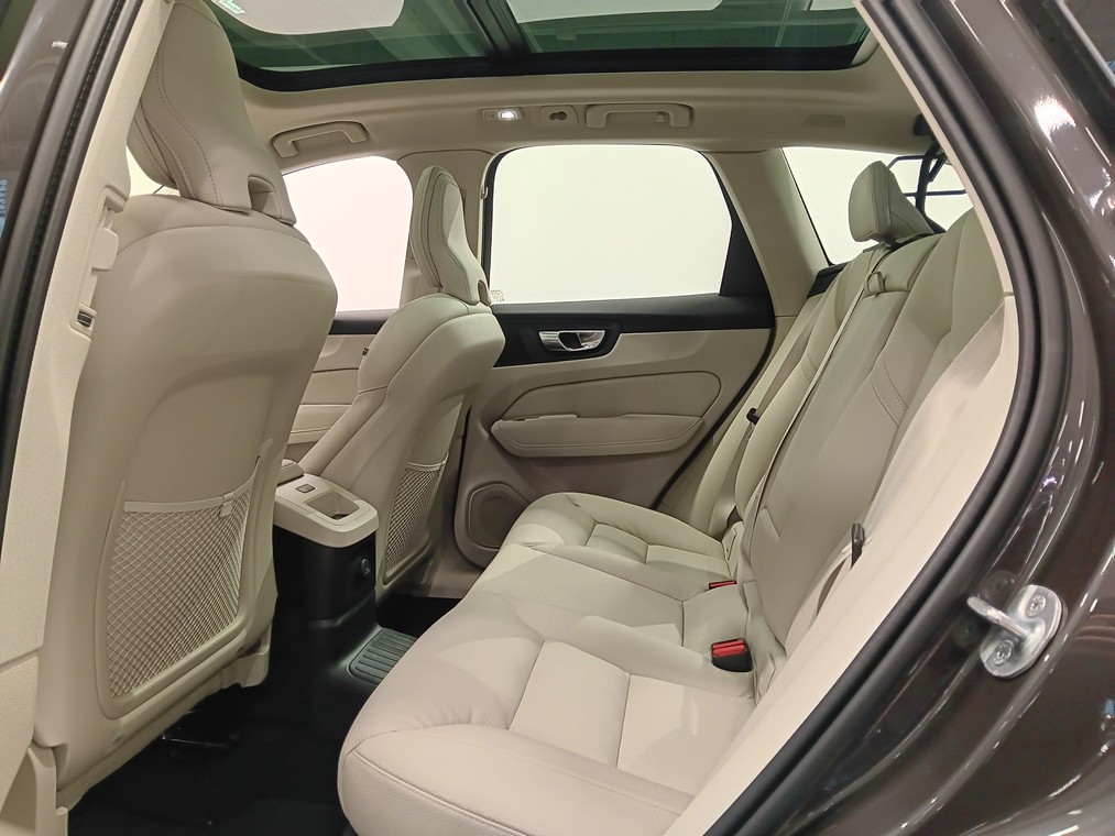 VOLVO XC60 2024