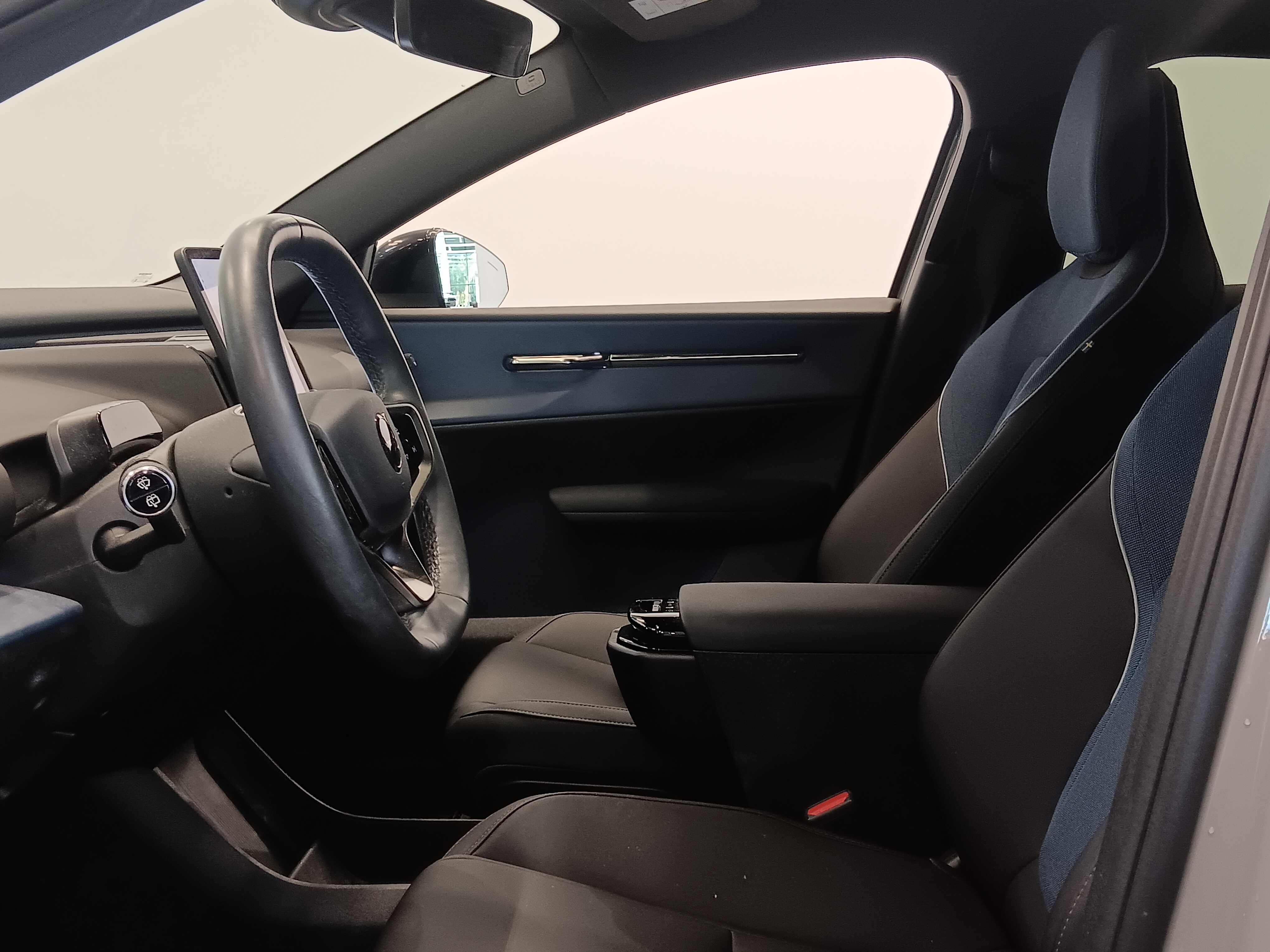 VOLVO EX30 2024
