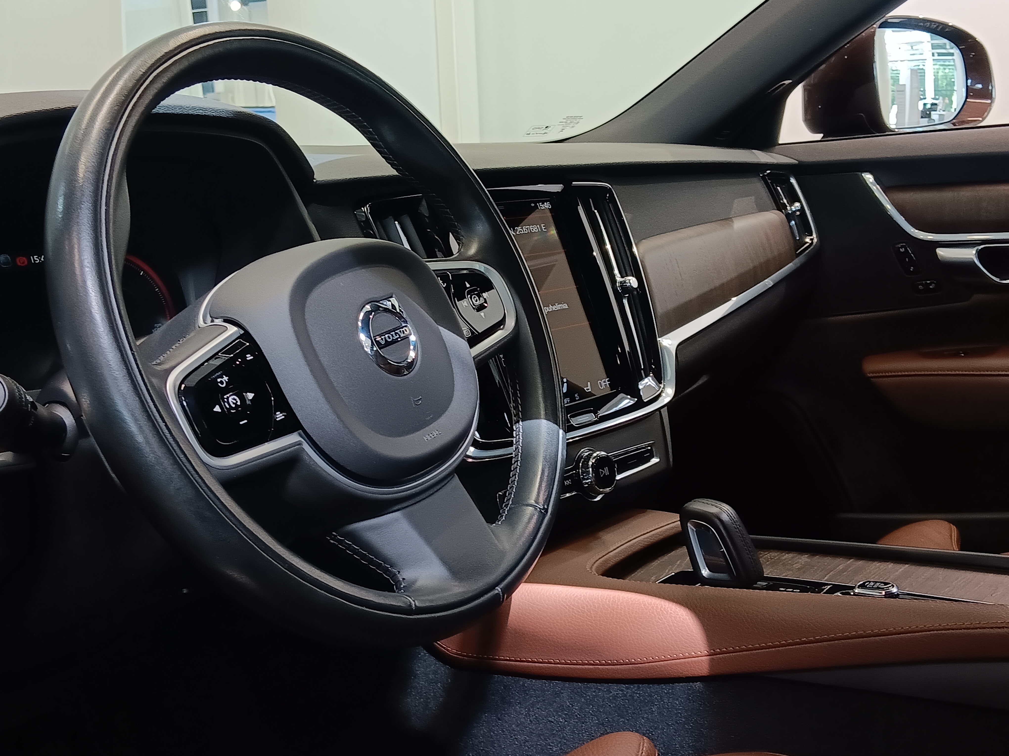VOLVO V90 Cross Country 2021