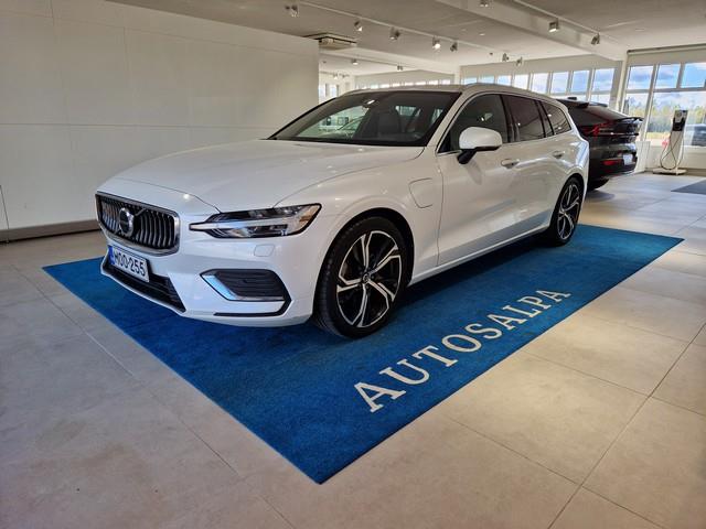 VOLVO V60 2023