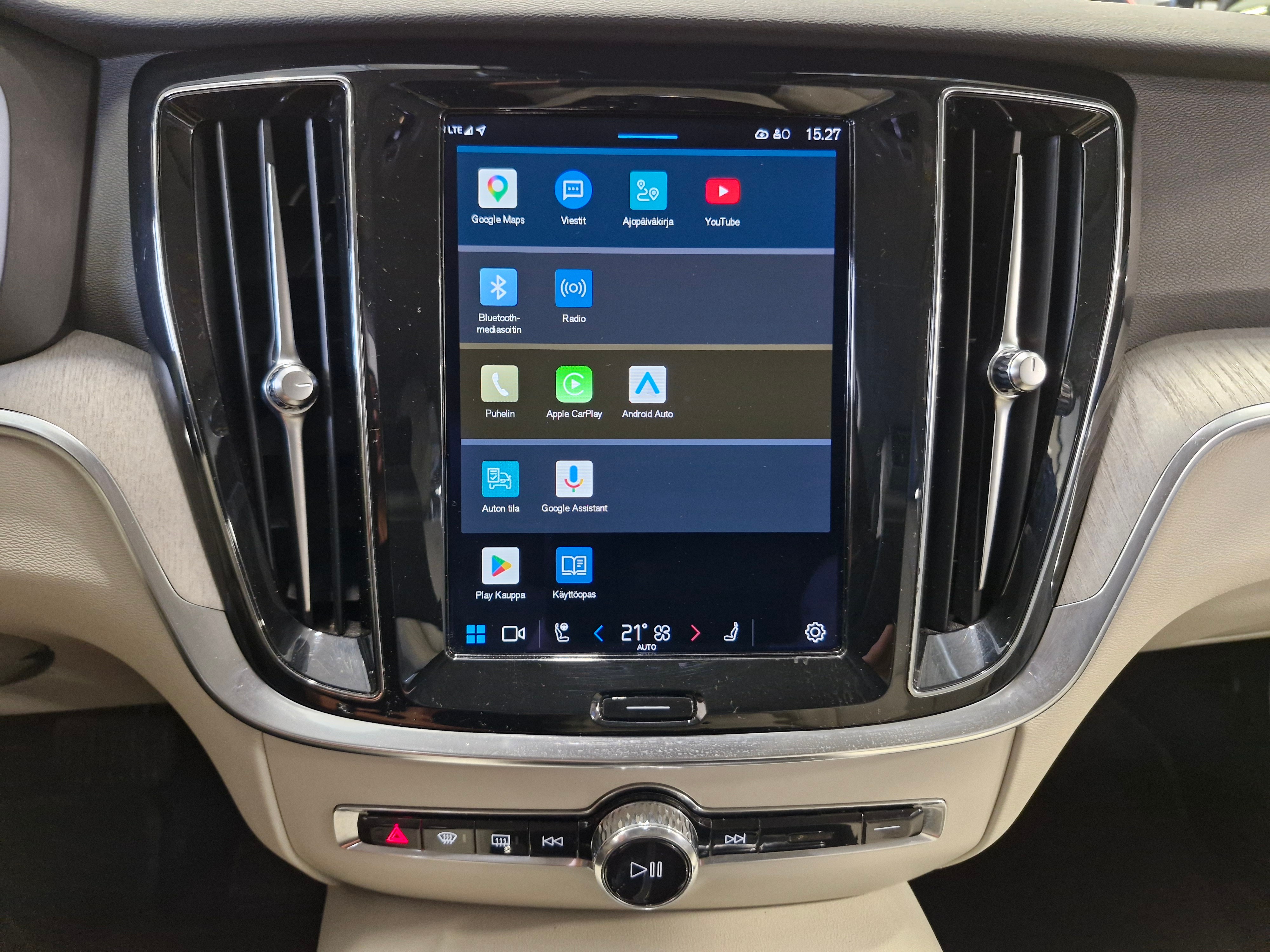 VOLVO V60 2023