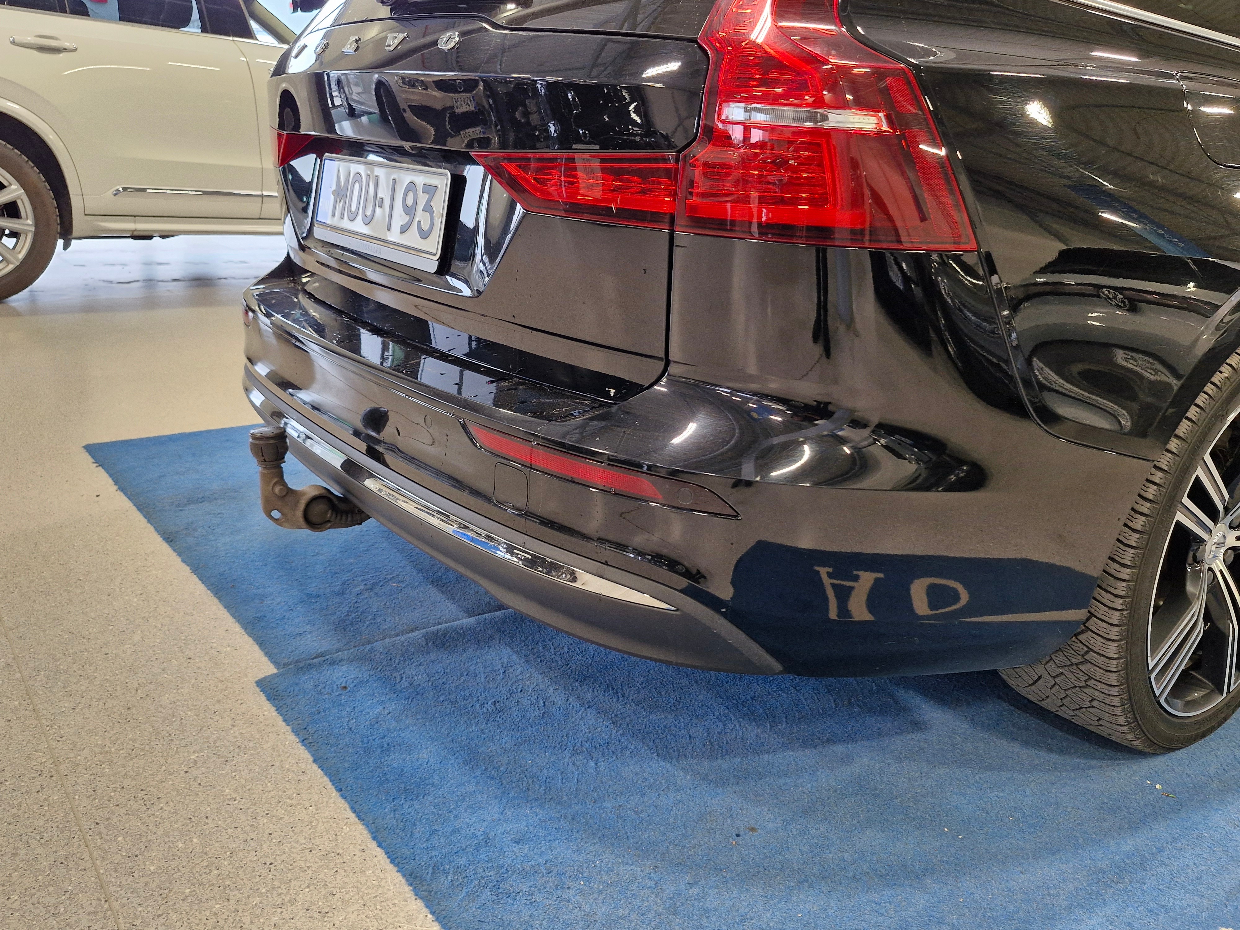 VOLVO V60 2023