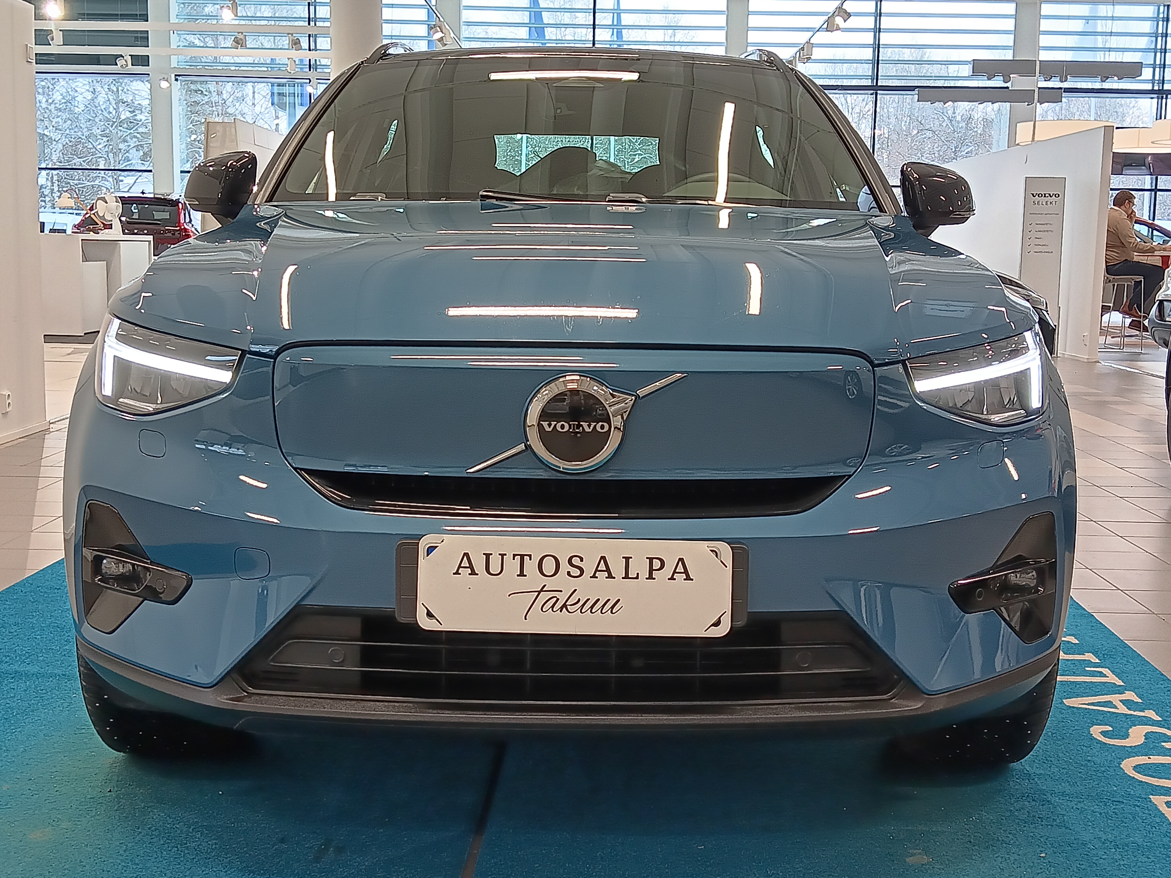 VOLVO XC40 2023