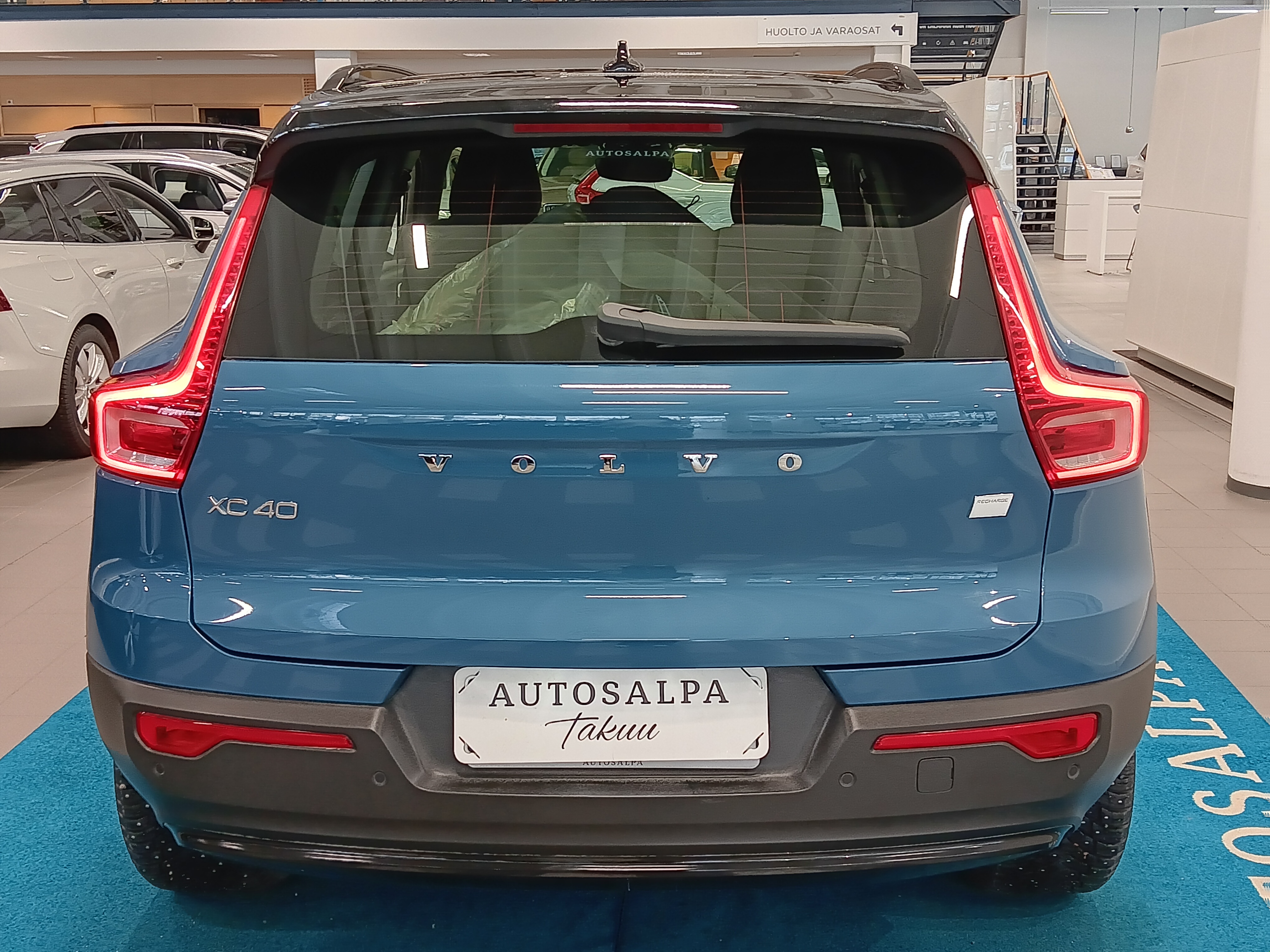 VOLVO XC40 2023