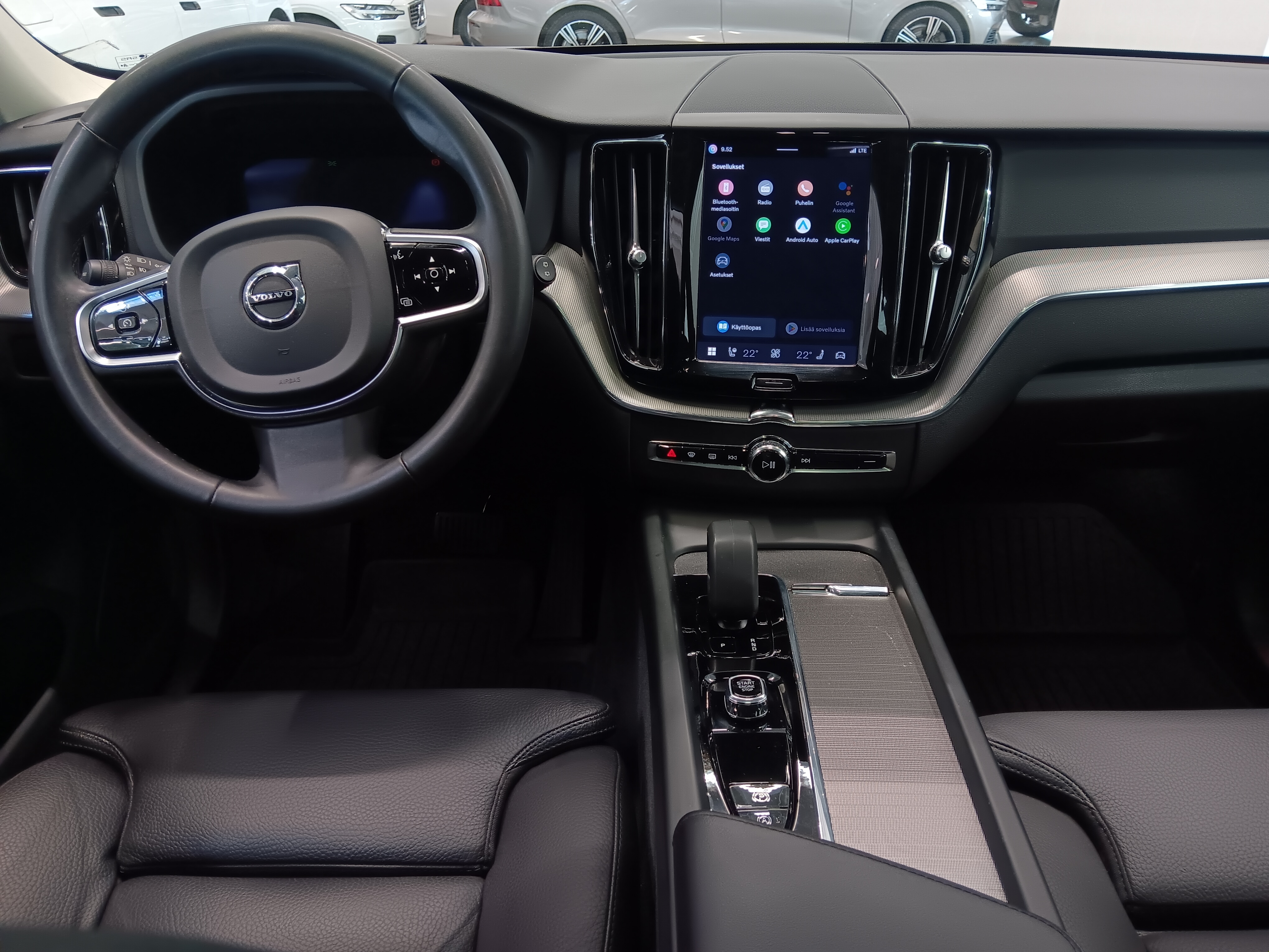 VOLVO XC60 2024