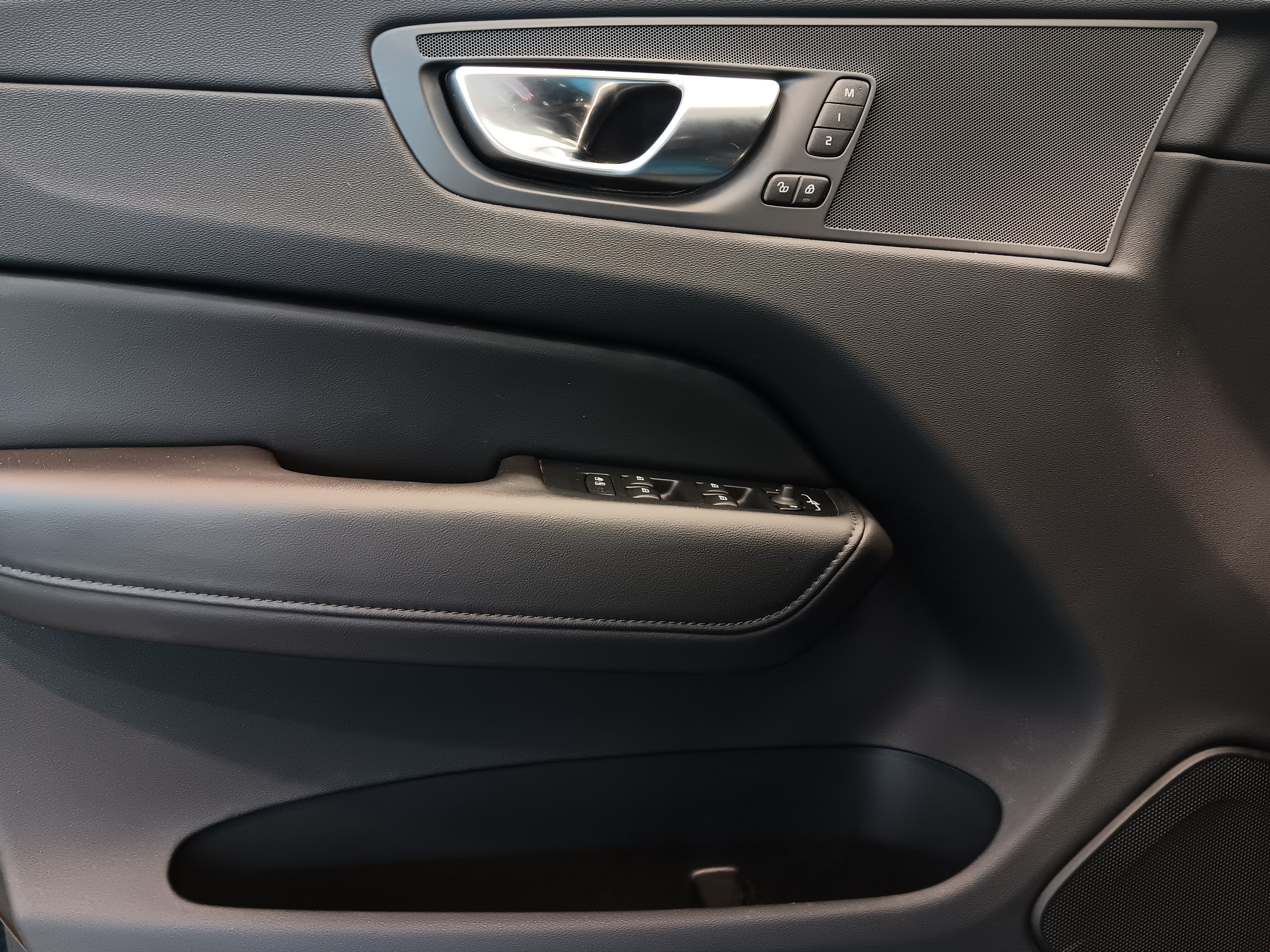 VOLVO XC60 2024
