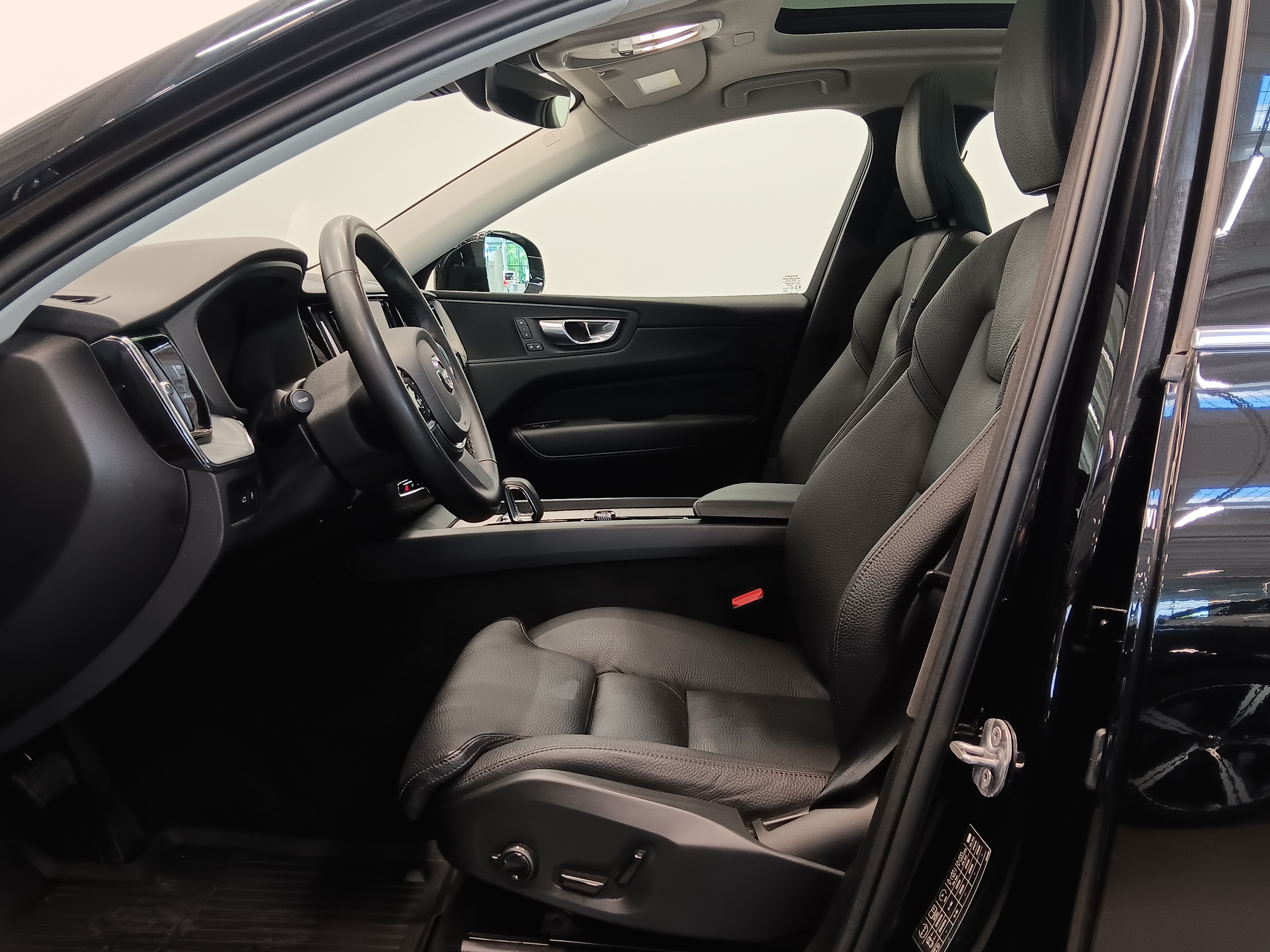 VOLVO XC60 2024