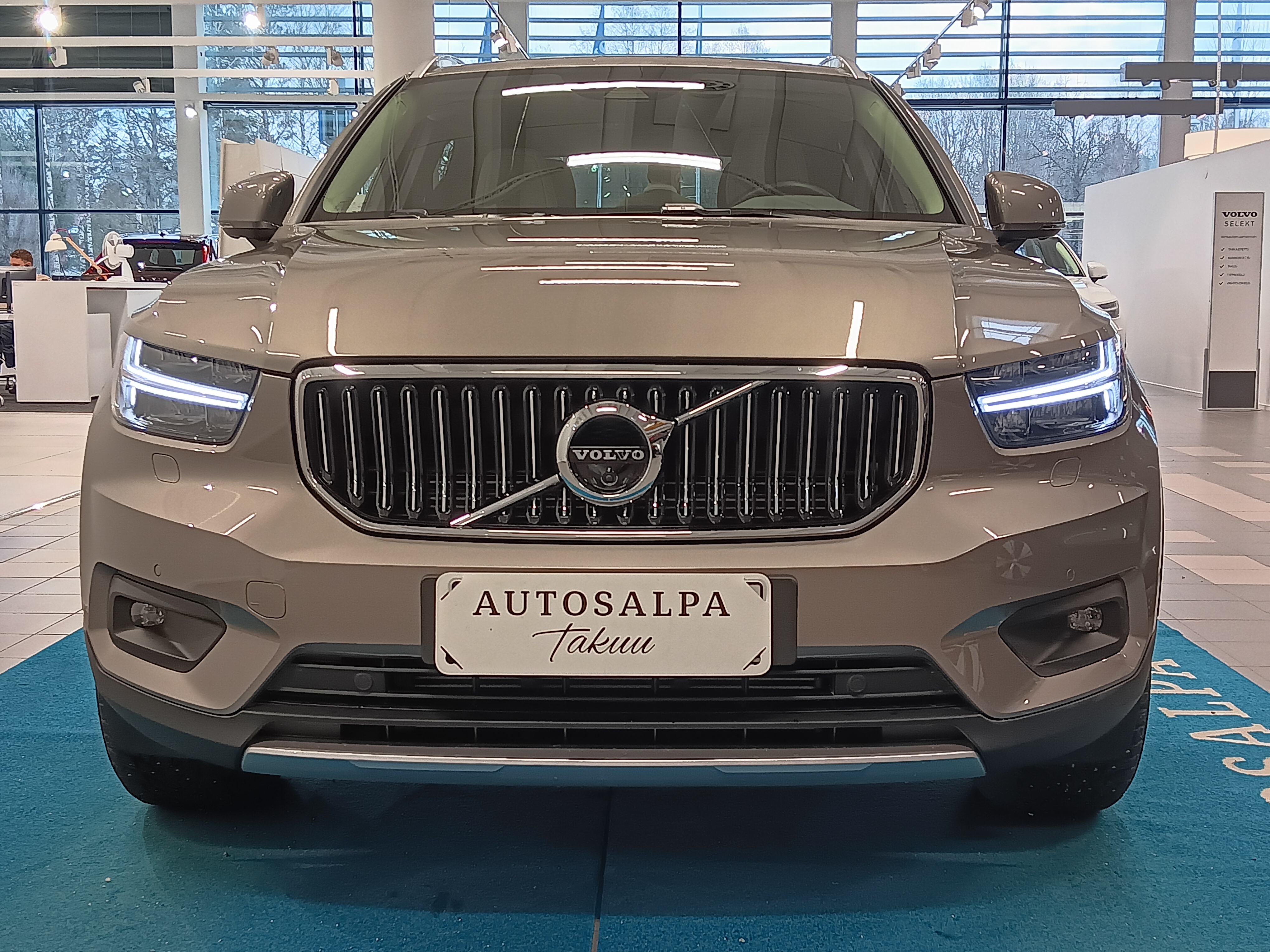 VOLVO XC40 2021