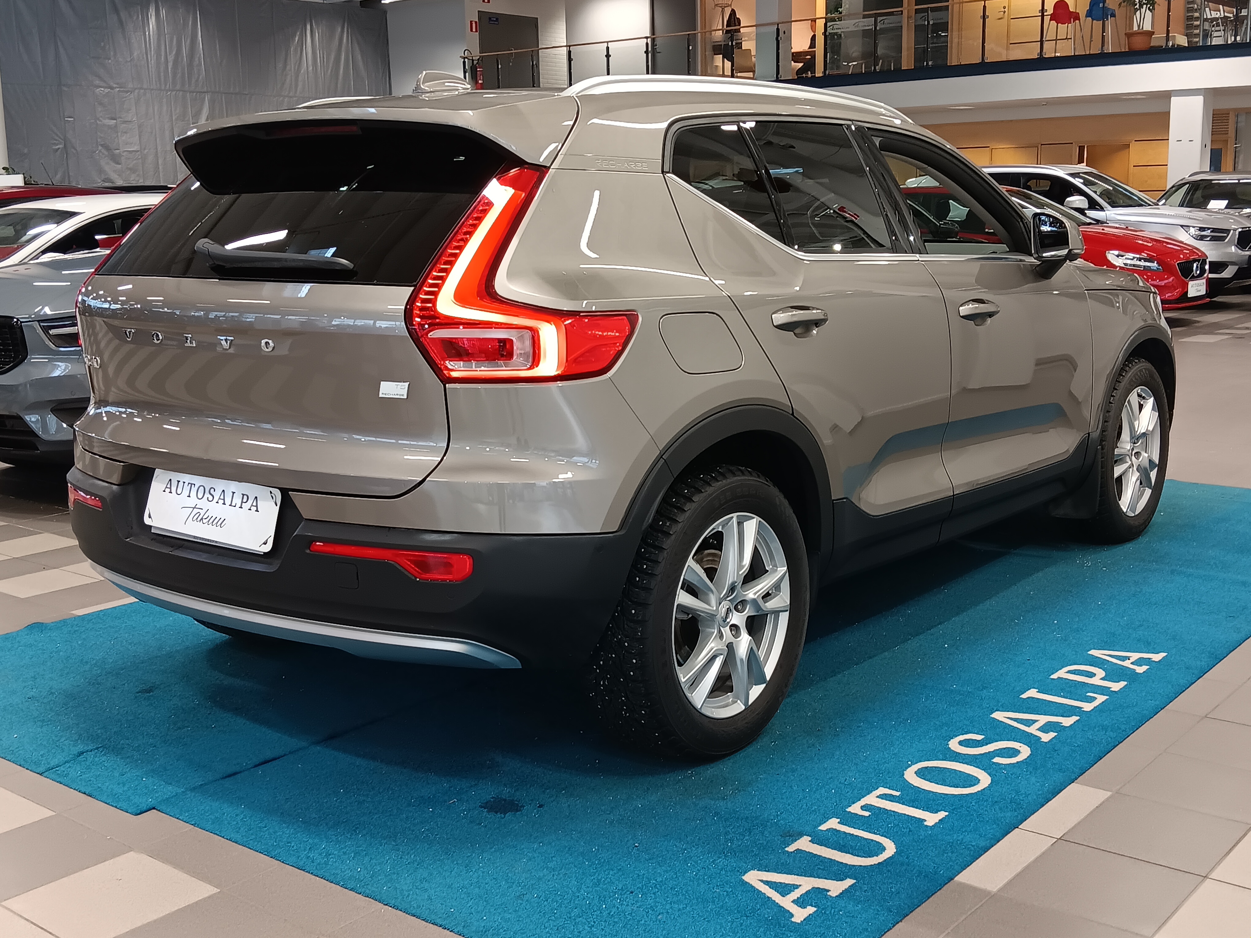 VOLVO XC40 2021