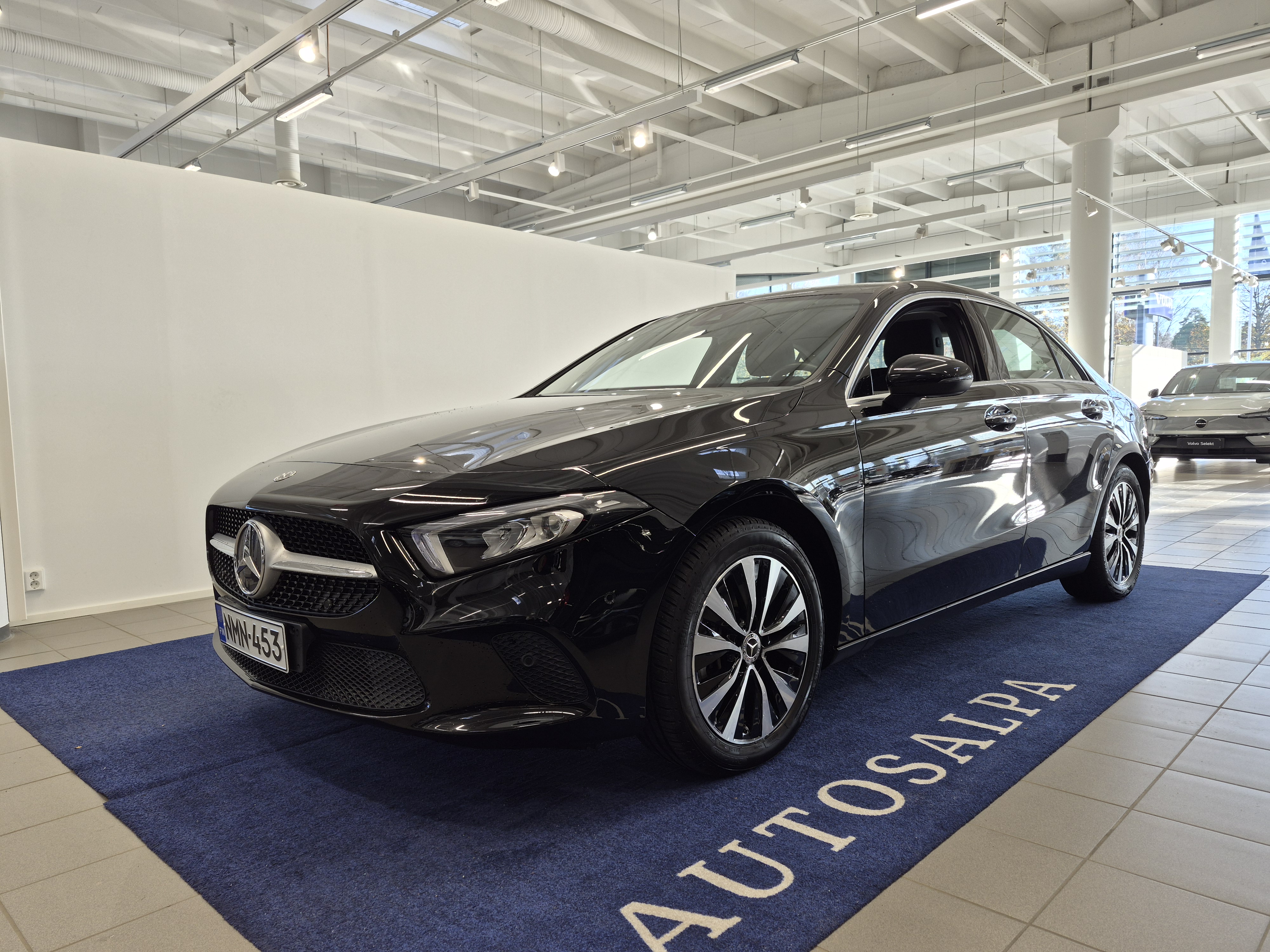 MERCEDES-BENZ A 2022