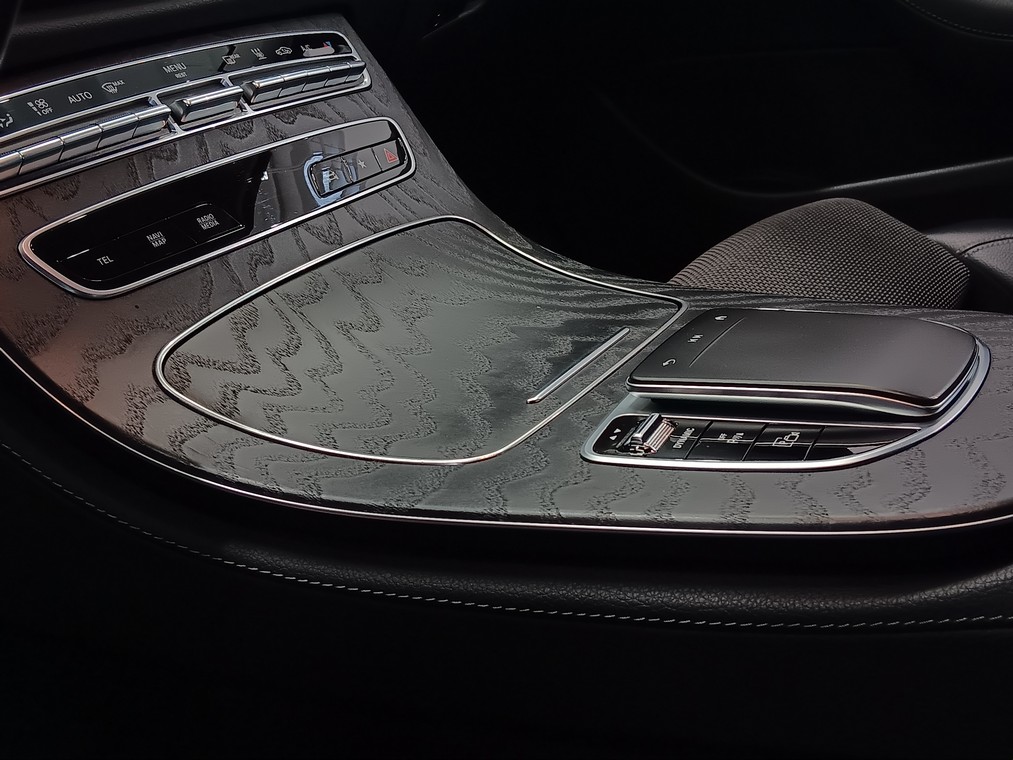 MERCEDES-BENZ E 2021