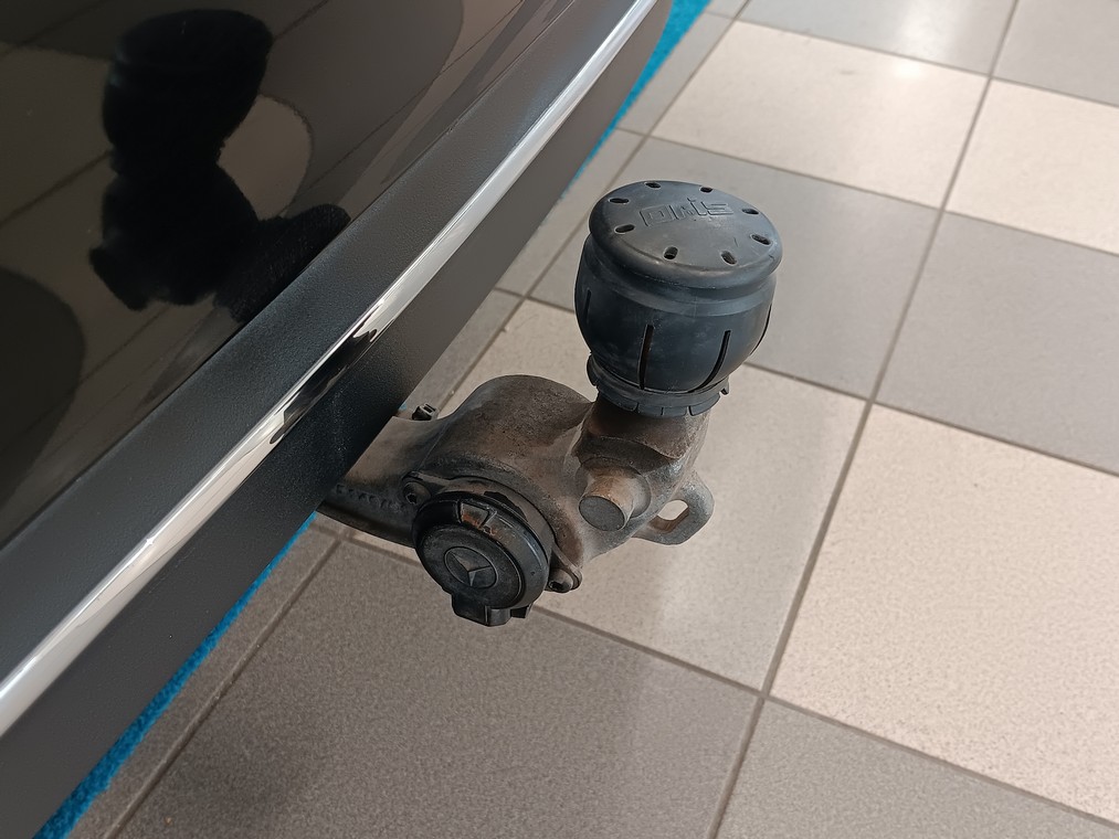 MERCEDES-BENZ E 2021