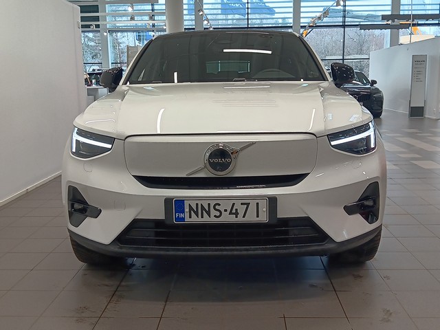 VOLVO C40 2024
