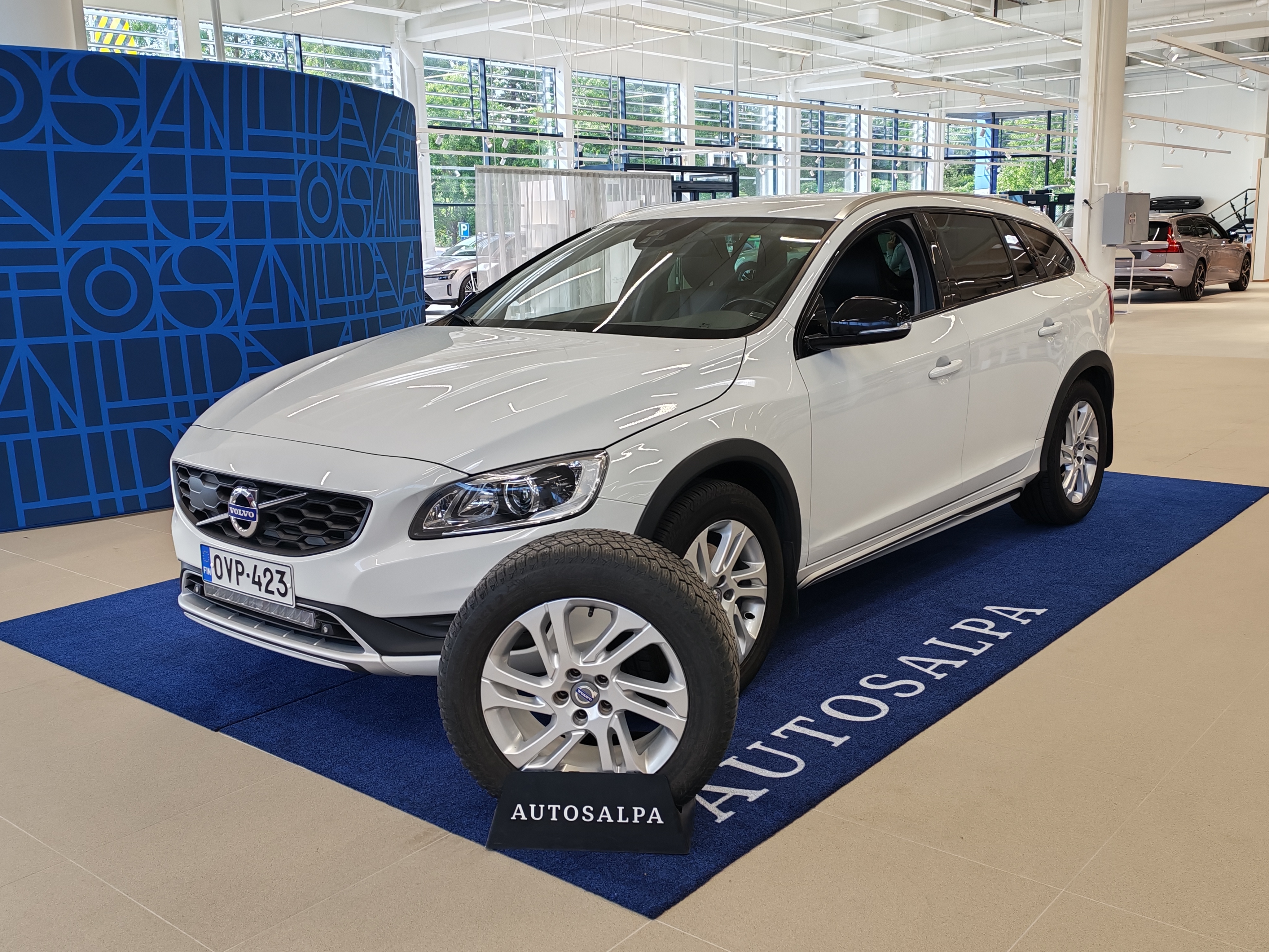 VOLVO V60 Cross Country 2017